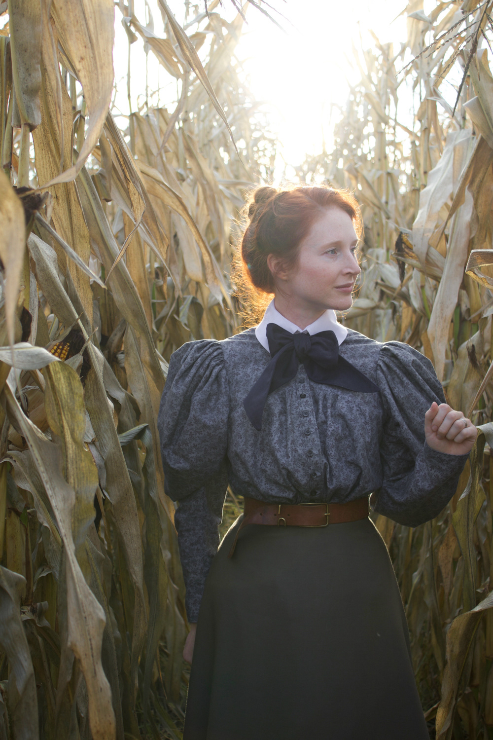1894 Late Victorian Shirtwaist: Cotton shirtwaist with leg-of-mutton sleeves.