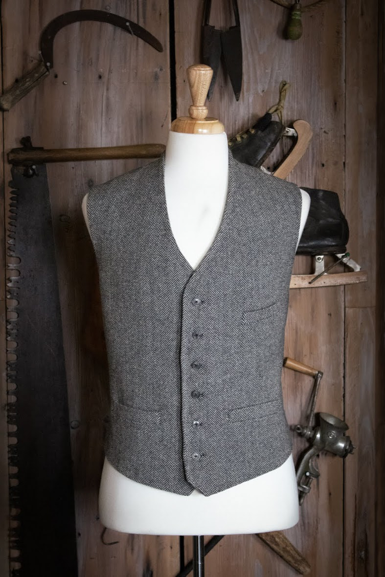 Traditional hand-sewn waistcoat in fine medium weight wool tweed.