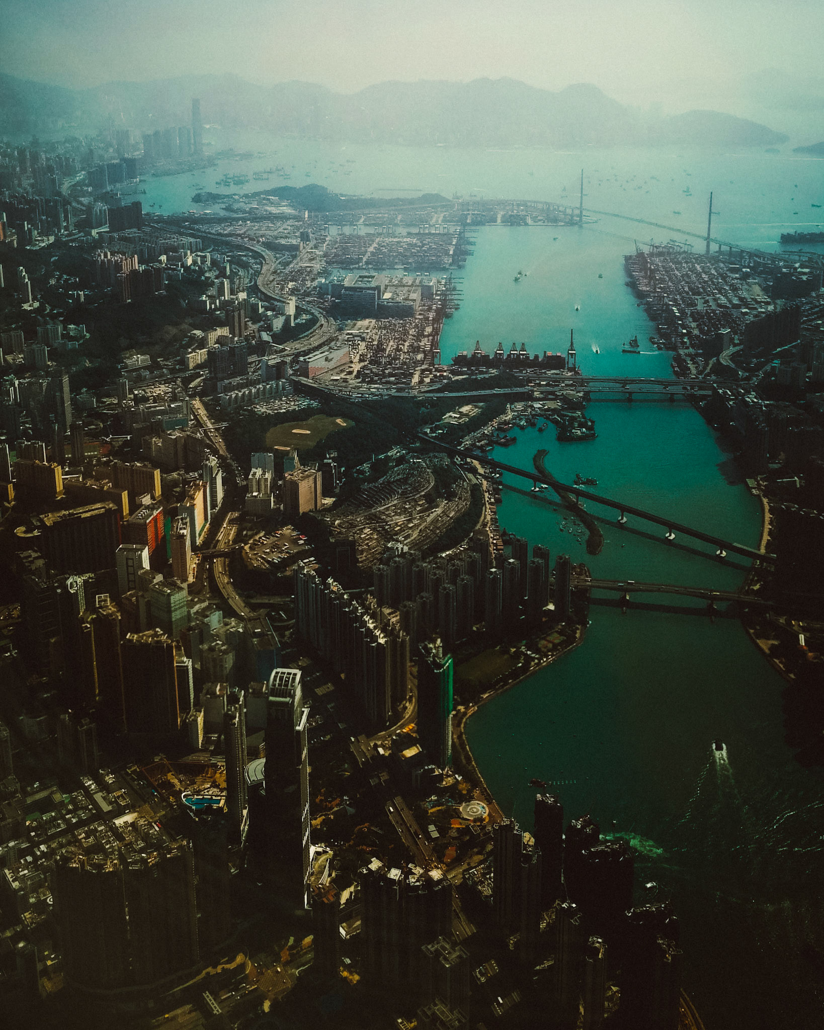 MNL to HKG over Hong Kong, November 2017, Huawei Mate 9 Pro.