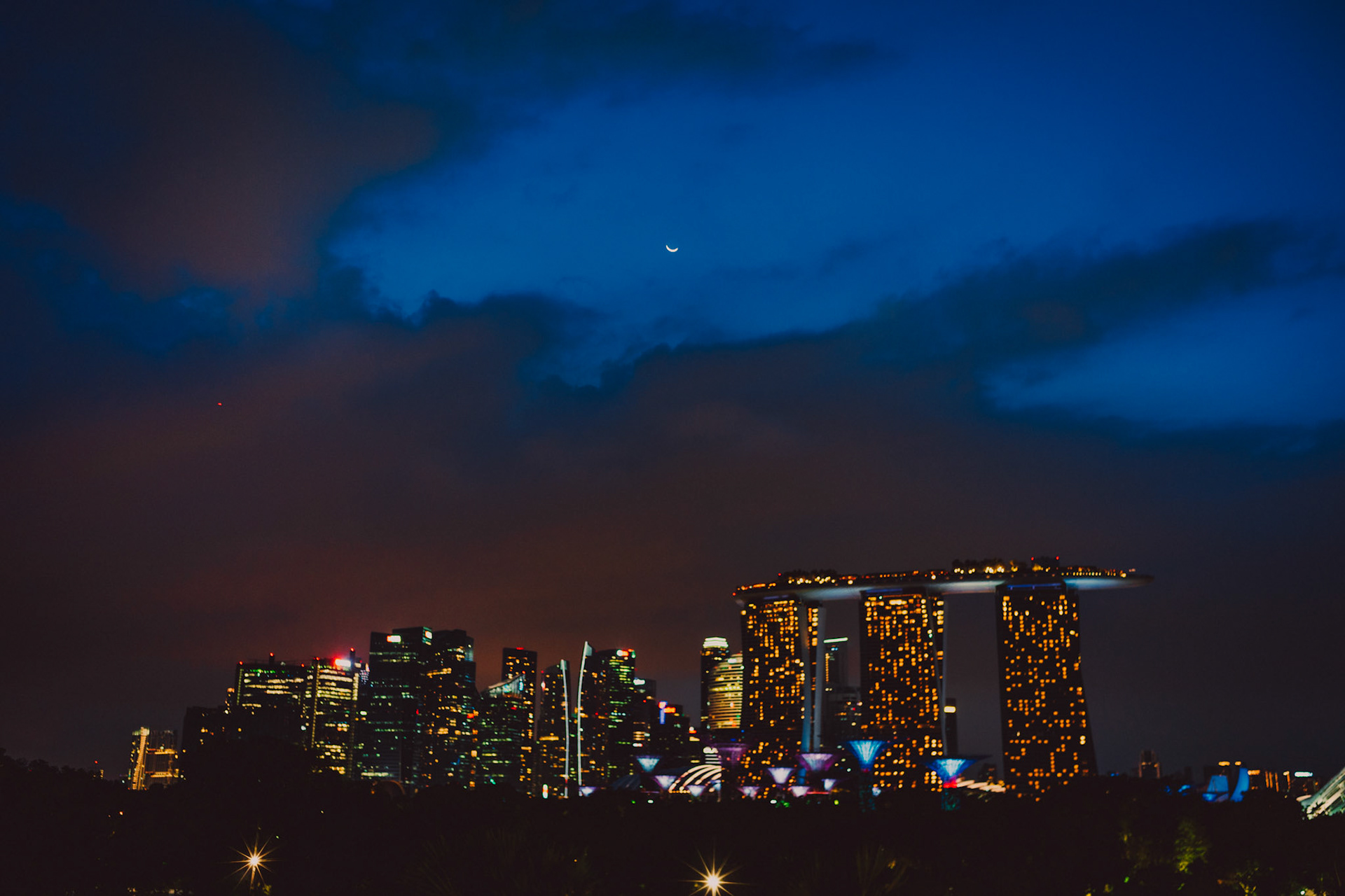 Singapore Prewedding Photos - Marina Barrage Engagement Photos - ClarenceTiravan