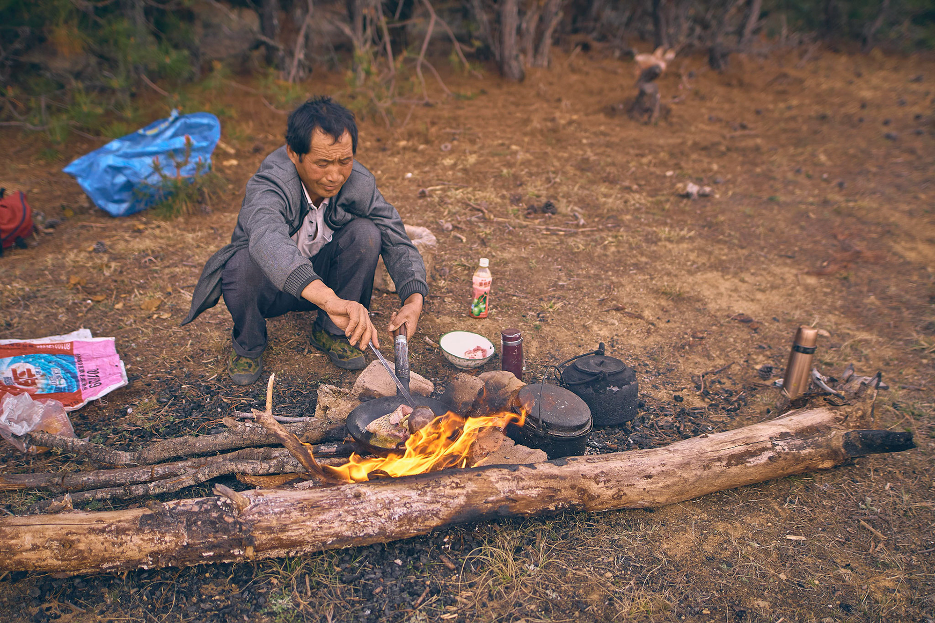 Traveling with mule caravana in Cangshan mountains