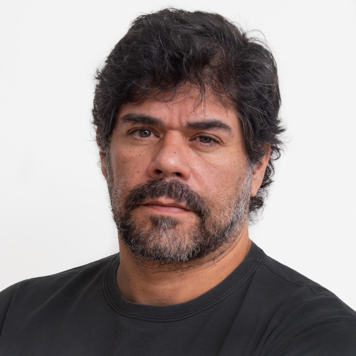 Gustavo Santos - SOBRE