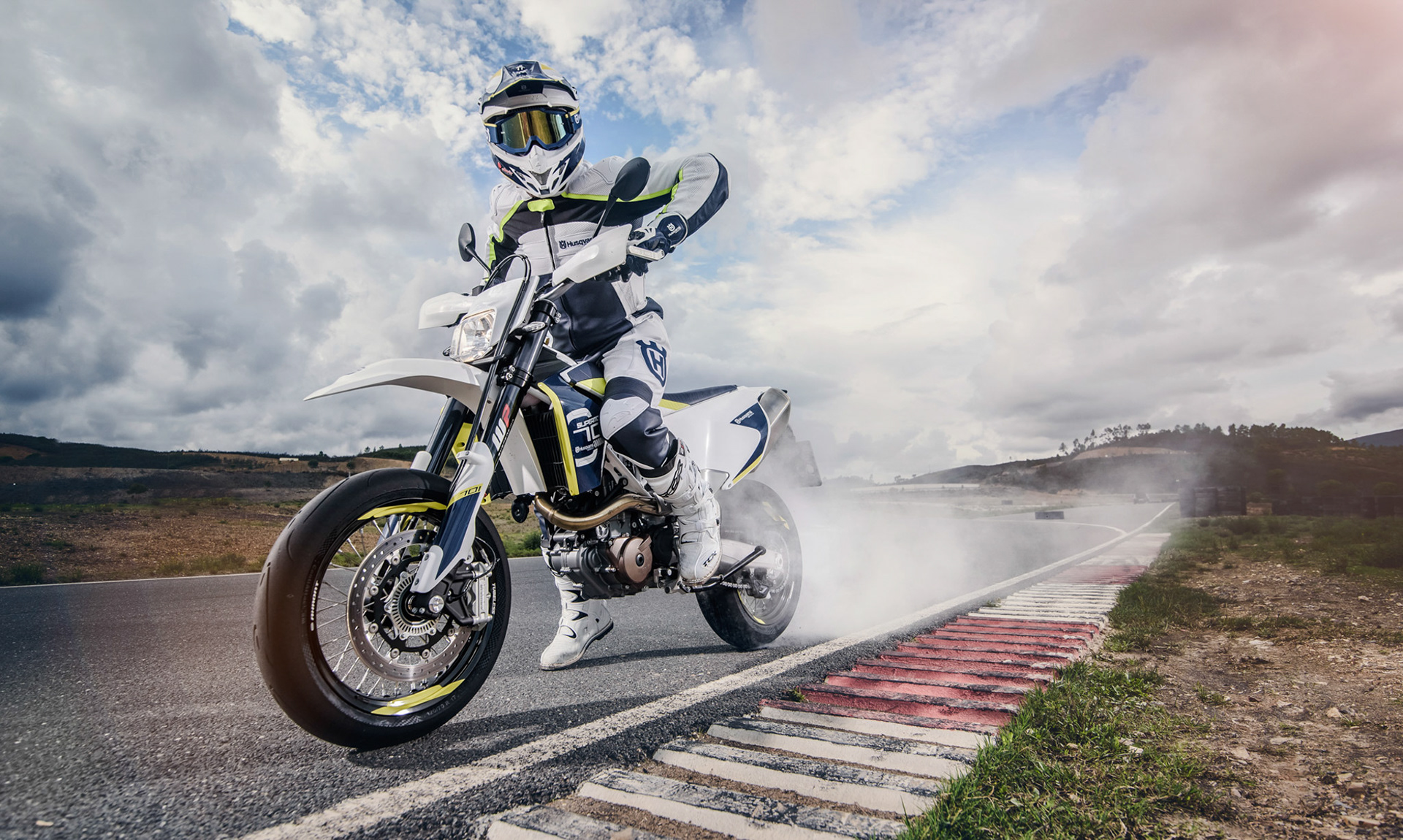 Husqvarna мотоциклы супермото