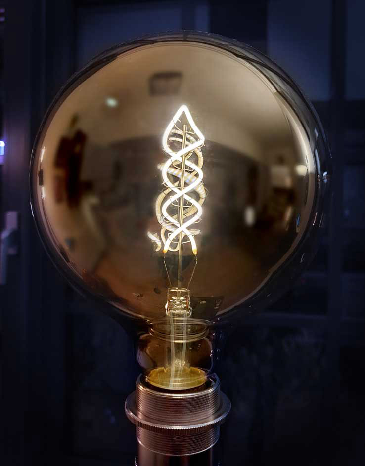 Oversized vintage blobe bulb with spiral filament