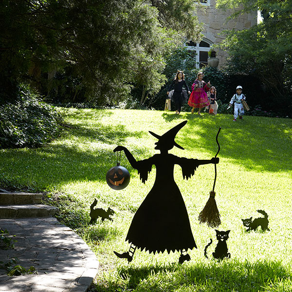 Halloween Yard Art - Wisteria