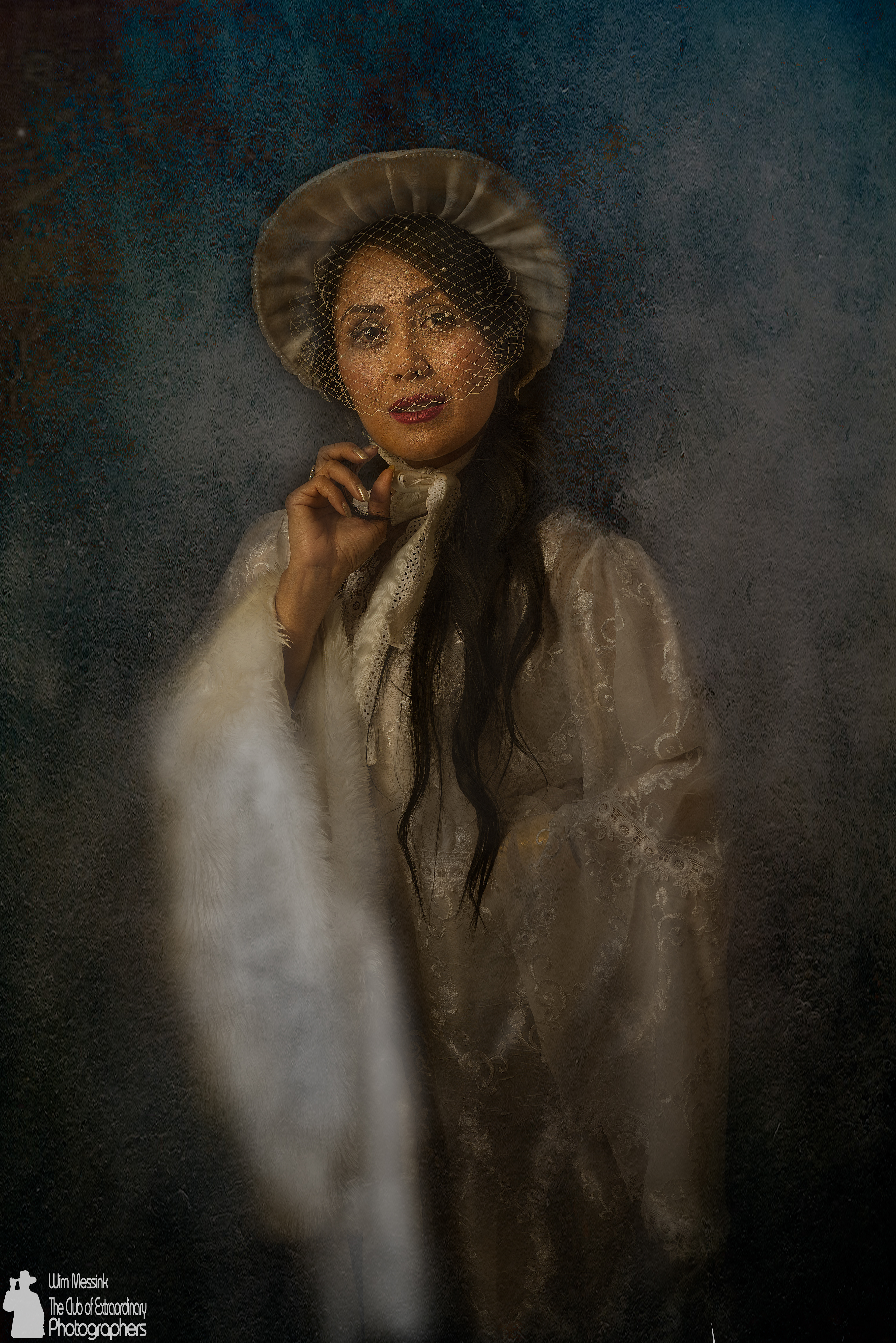 Model: Anna Syahari.