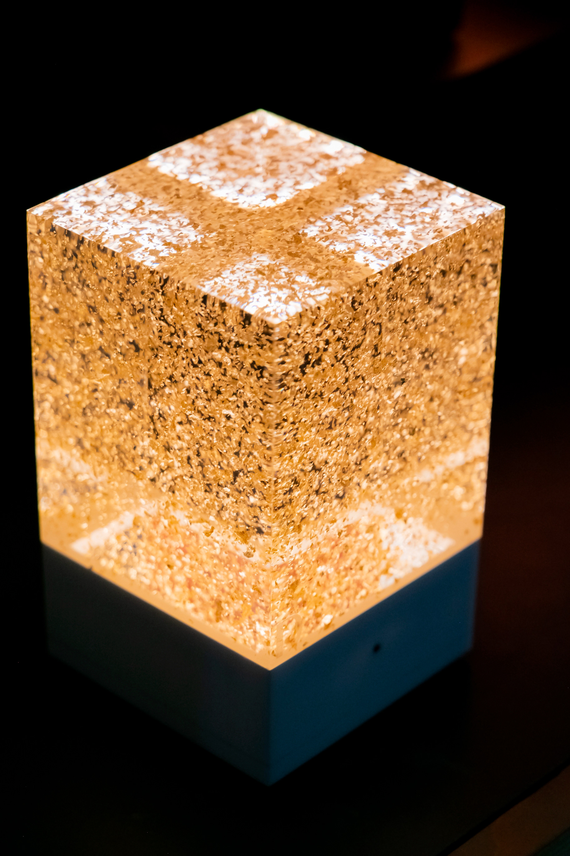 Lampe à poser sans fil avec variateur version Gold - 595€
