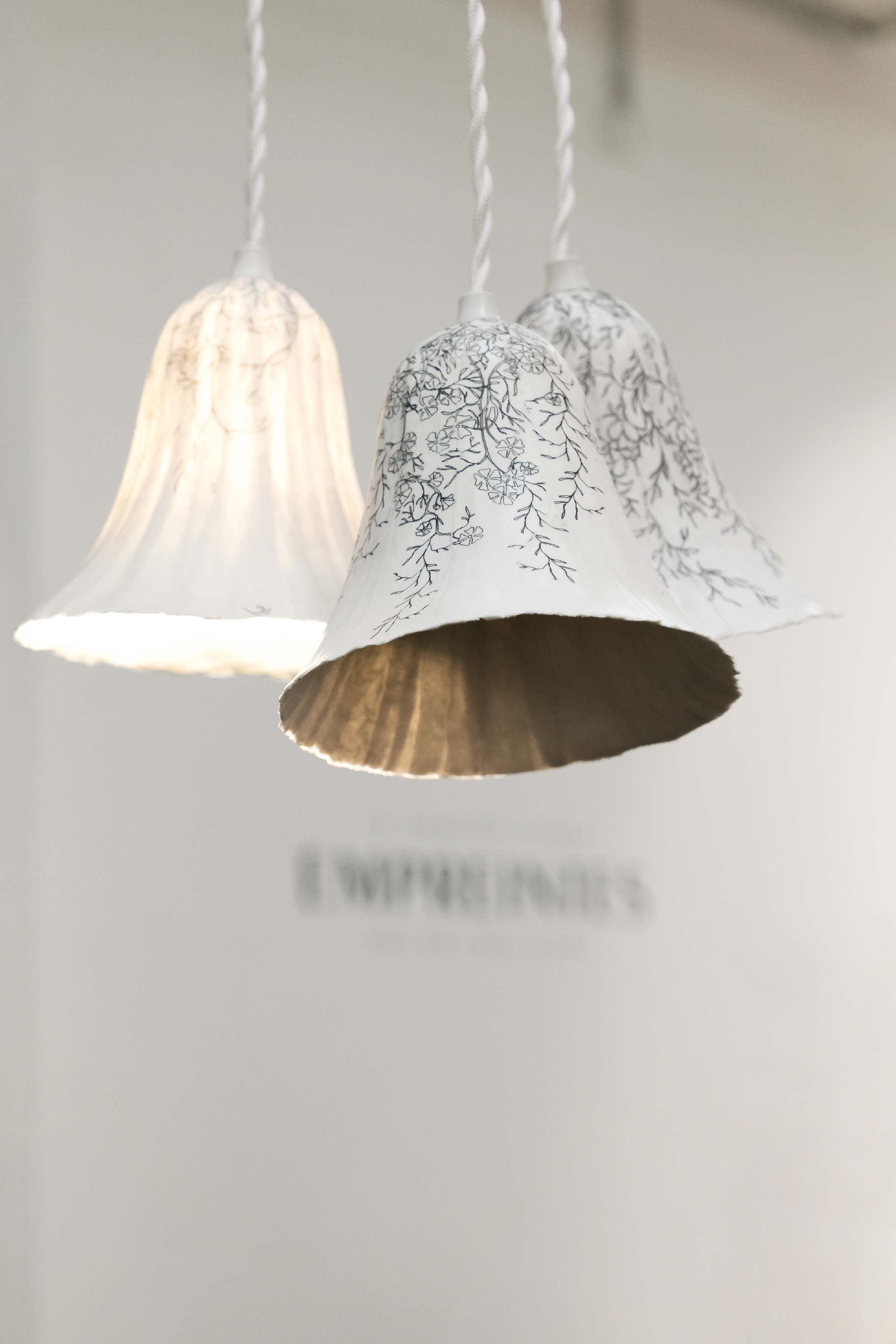 Suspension Lustre 3 mini clochettes en papier 240€