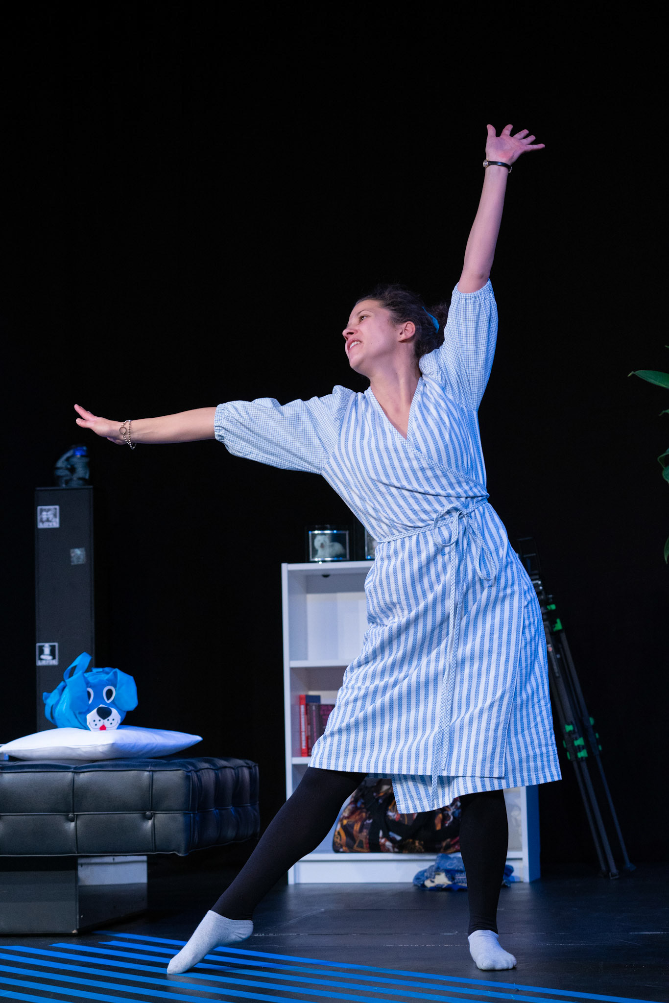 Theaterfotos von der GP "Das Heimatkleid". Schauspiel: Johanna Hainz / Regie: Barbara Juch