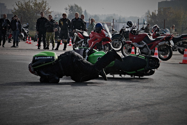 12.10.2008 WARSZAWA BEMOWO PIKNIK Z OKAZJI DNIA RUCHU DROGOWEGO ZORGANIZOWANY PRZEZ KOMENDE STOLECZNA POLICJI 
FOT. JACEK PIOTROWSKI / AGENCJA GAZETA