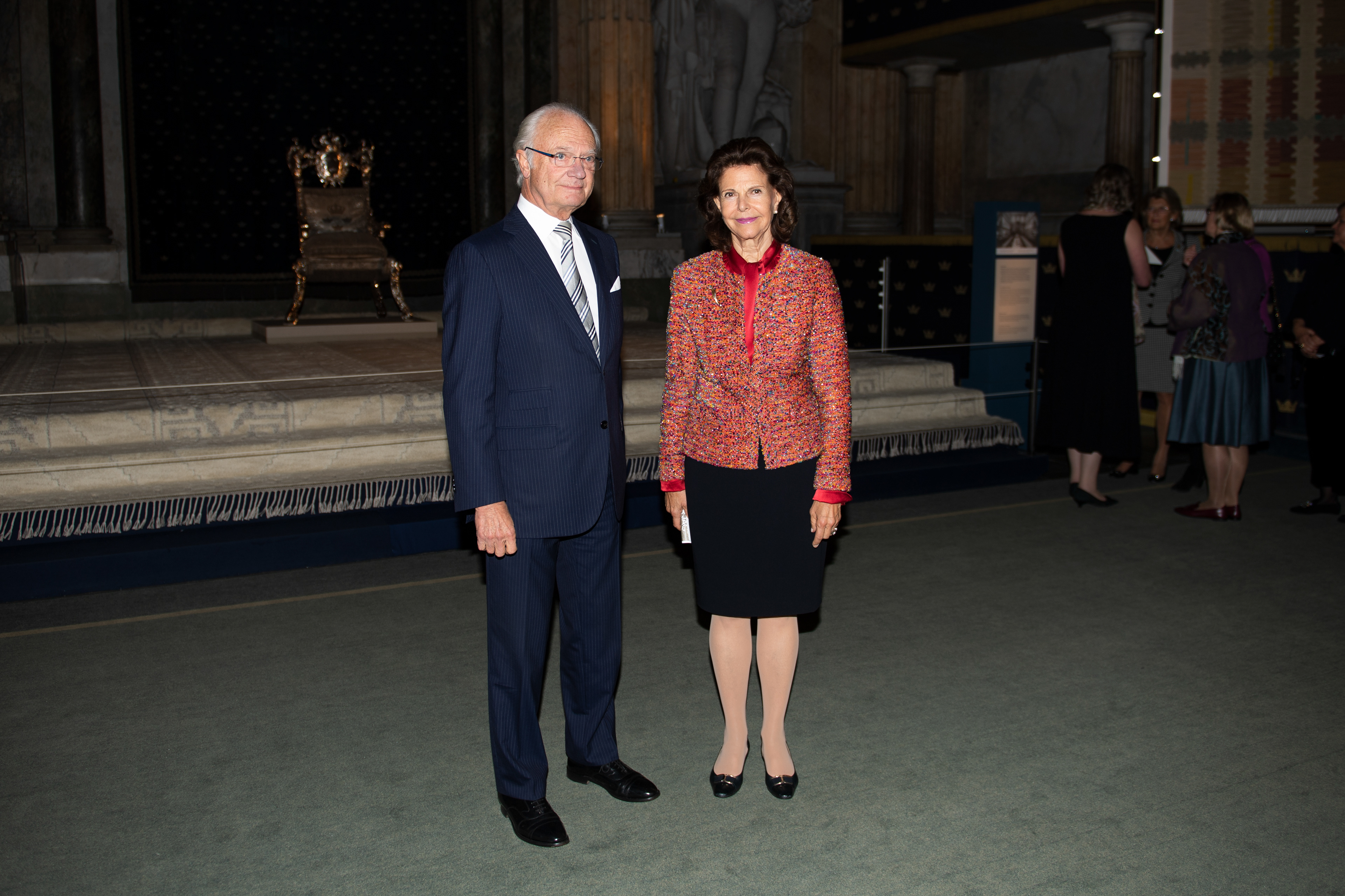 Kung Carl XVI Gustaf och drottning Silvia på invigningen av Märta Måås-Fjetterström utställningen "Se på mattorna det är jag" på Stockholms slott. För TT Nyhetsbyrån