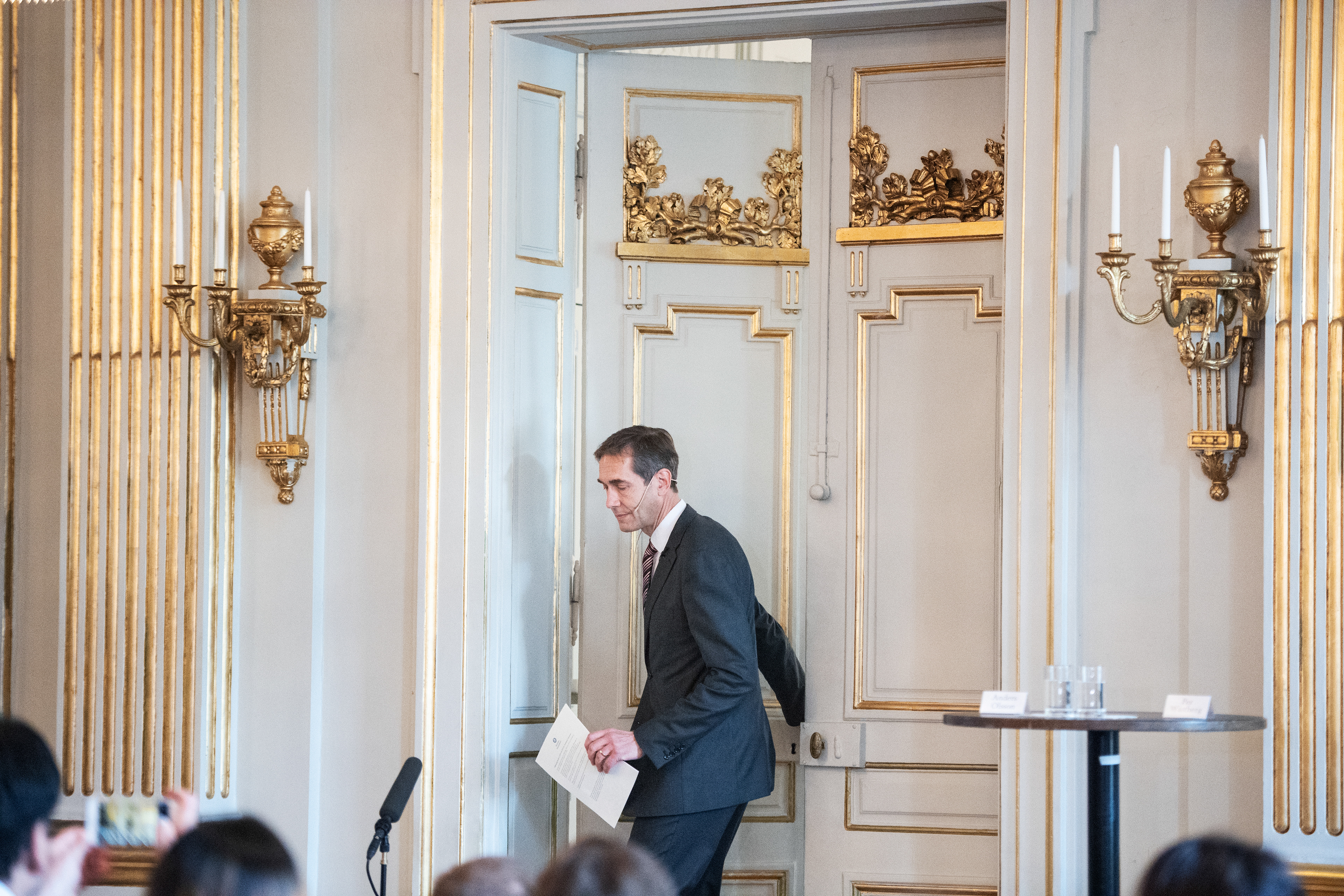 Mats Malm, Svenska akademeiens ständige sekreterare, tillkännager 2018 och 2019 års pristagare av Nobelpriset i litteratur i Börssalen i Gamla Stan i Stockholm. För TT Nyhetsbyrån.