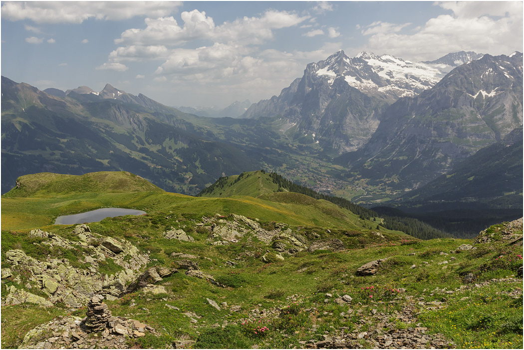Wetterhorn from Manlichen to Kleine Scheiddeg trail