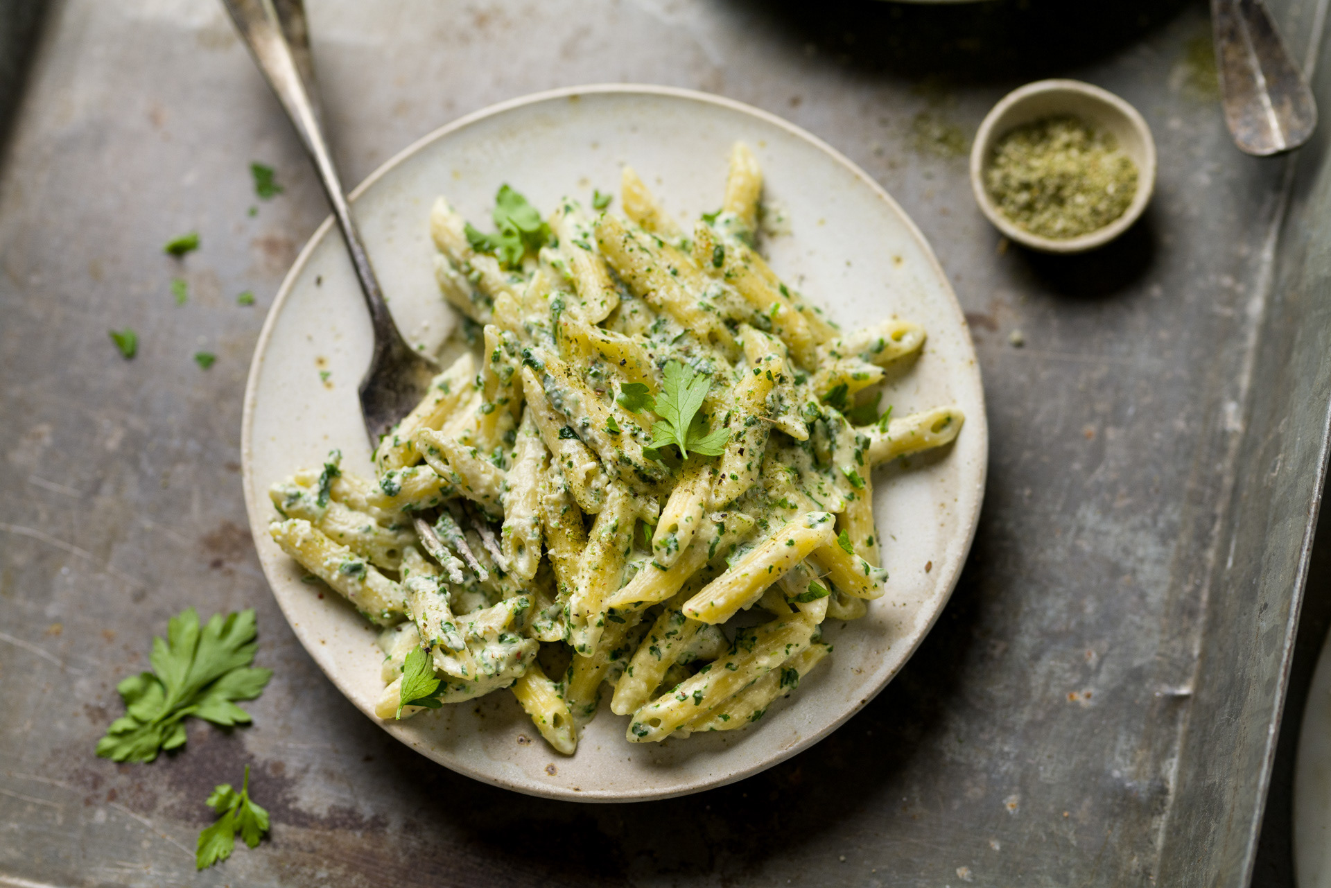 Lenaliciously - Pasta mit veganer und cremiger Cashew-Spinatsoße