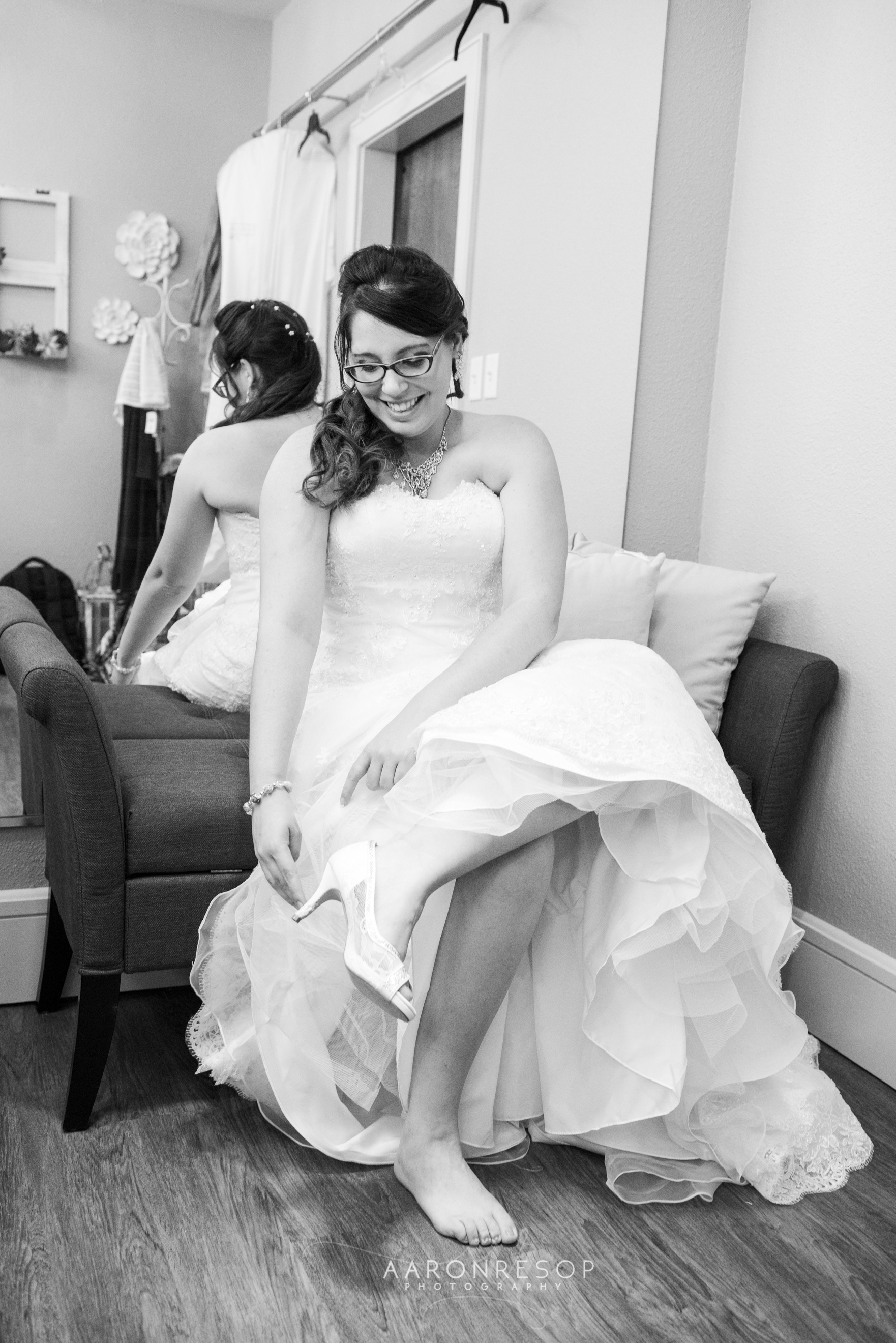Wedding Day Photos Taken by Aaron Resop @ Olympia hills wedding venue 12900 Mt Olympus, Universal City, TX 78148