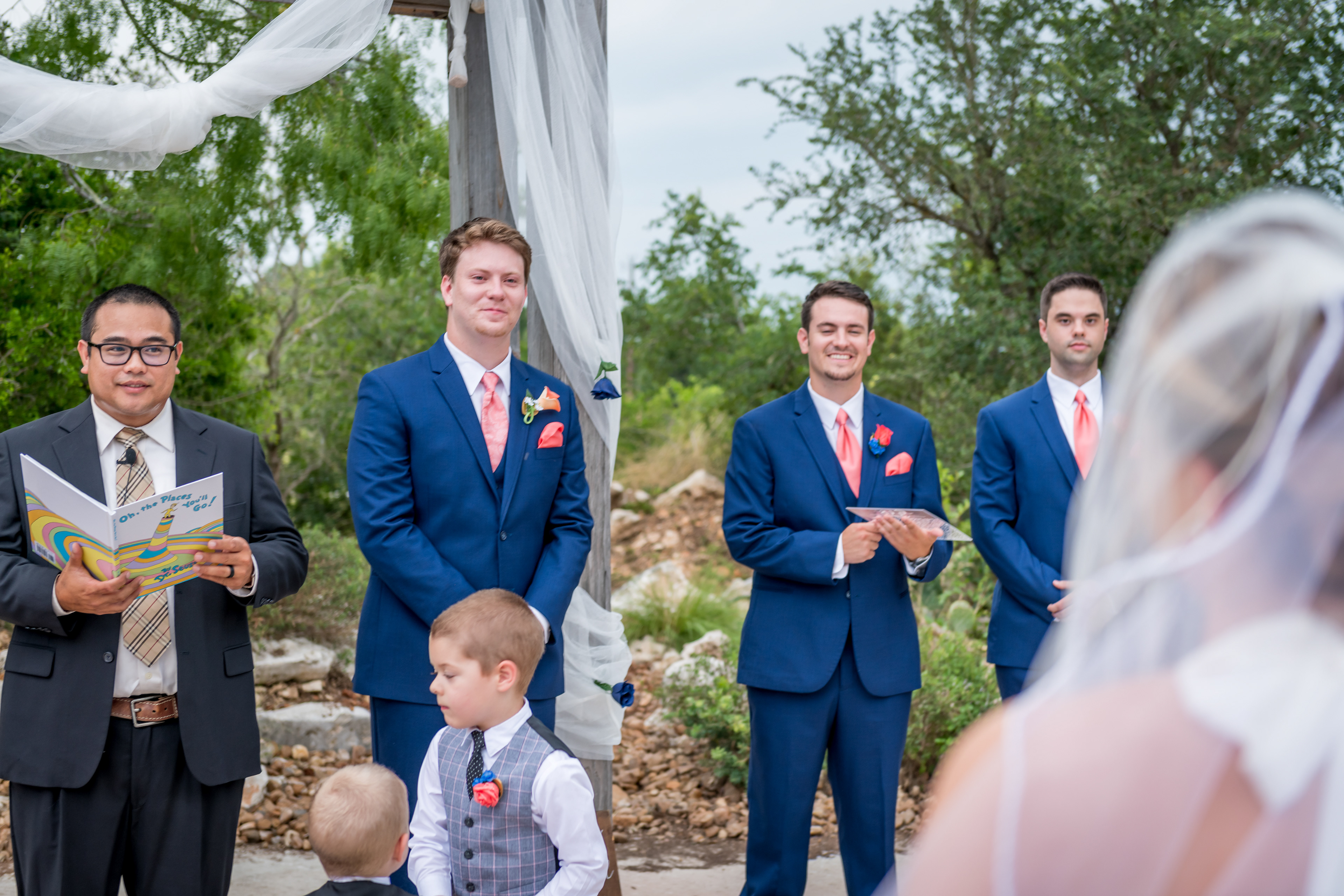 Wedding Day Photos taken in Seguin, TX by Wedding Photographer Aaron Resop @ Geronimo Oaks - Weddings and Events, 1377 Dietert Rd, Seguin, TX 78155