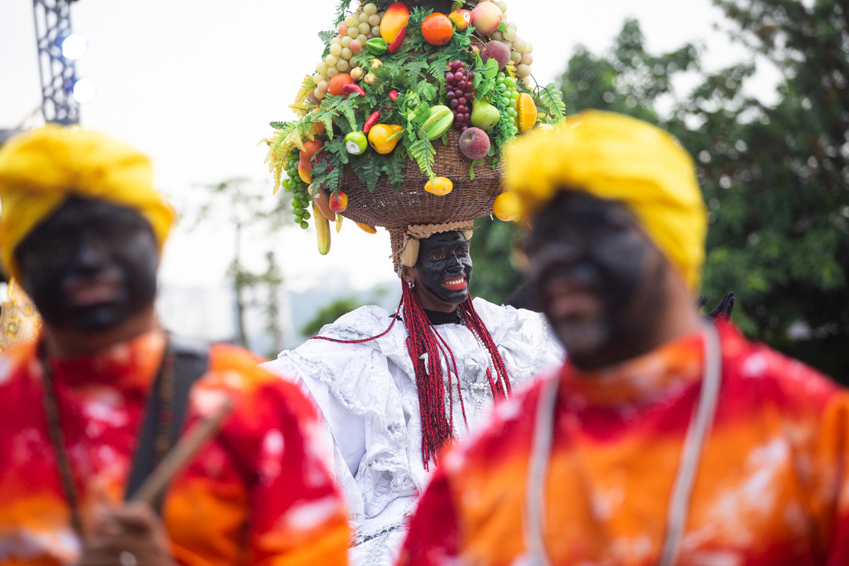 Do 13 ao 20 (Re)Existência do Povo Negro: Maracatu Az de Ouro (CE). Sesc Campo Limpo, 2019.