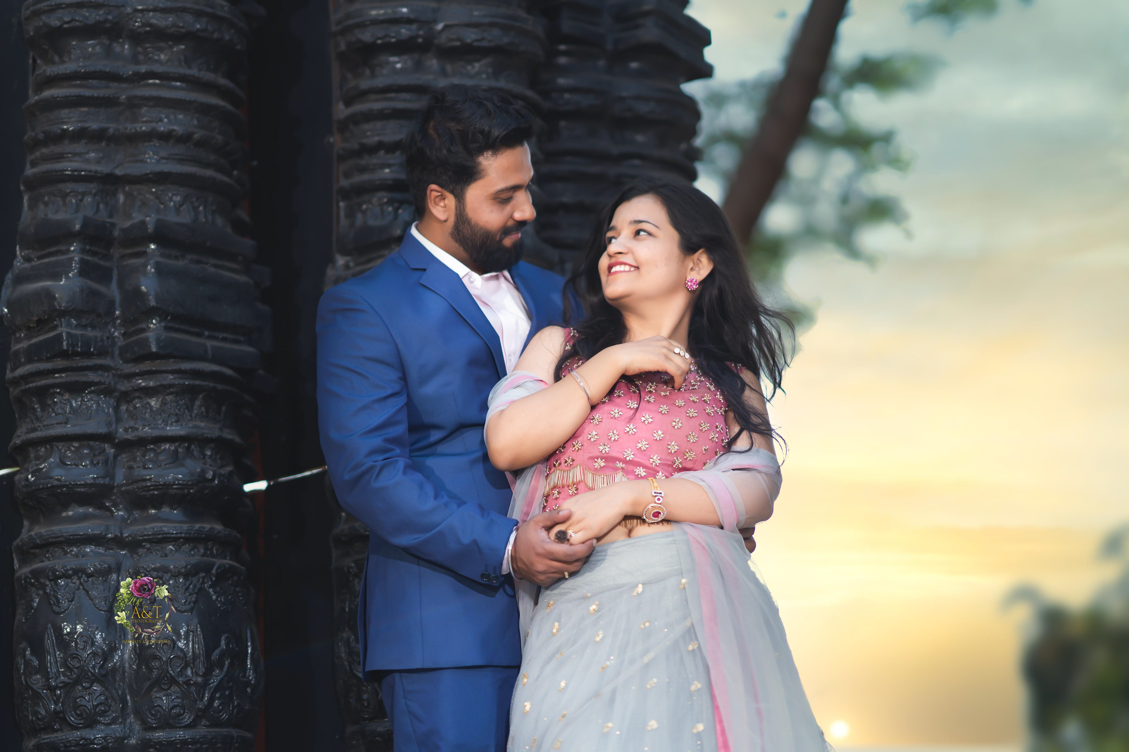 Such a lovely expressions of Abhishek and Shivangi for their Pre Wedding at Snap City in Pune