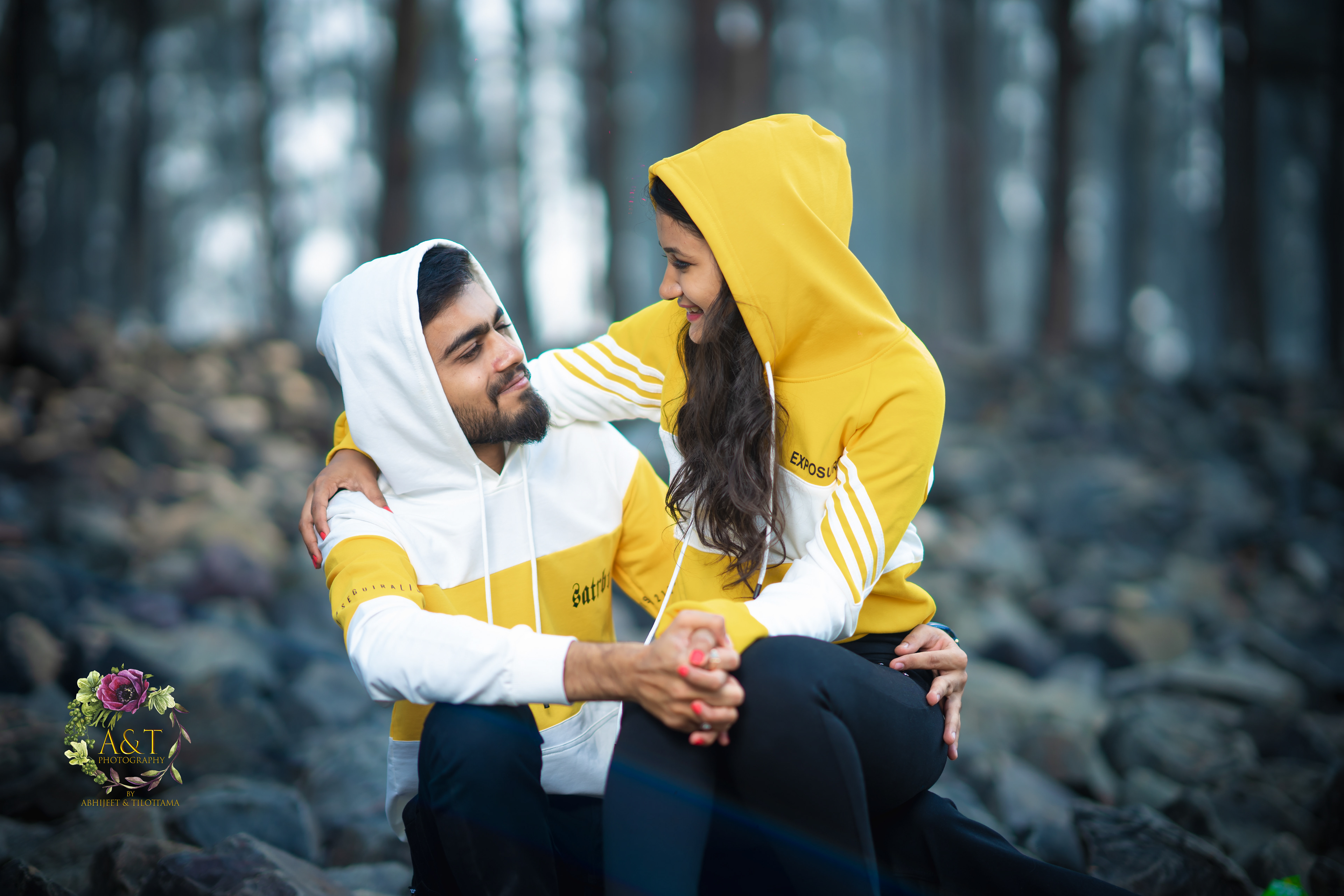 Dharmik & Jinal-funny-prewedding-poses-in-beach-side-photoshoot-in-nagaon-beach 06