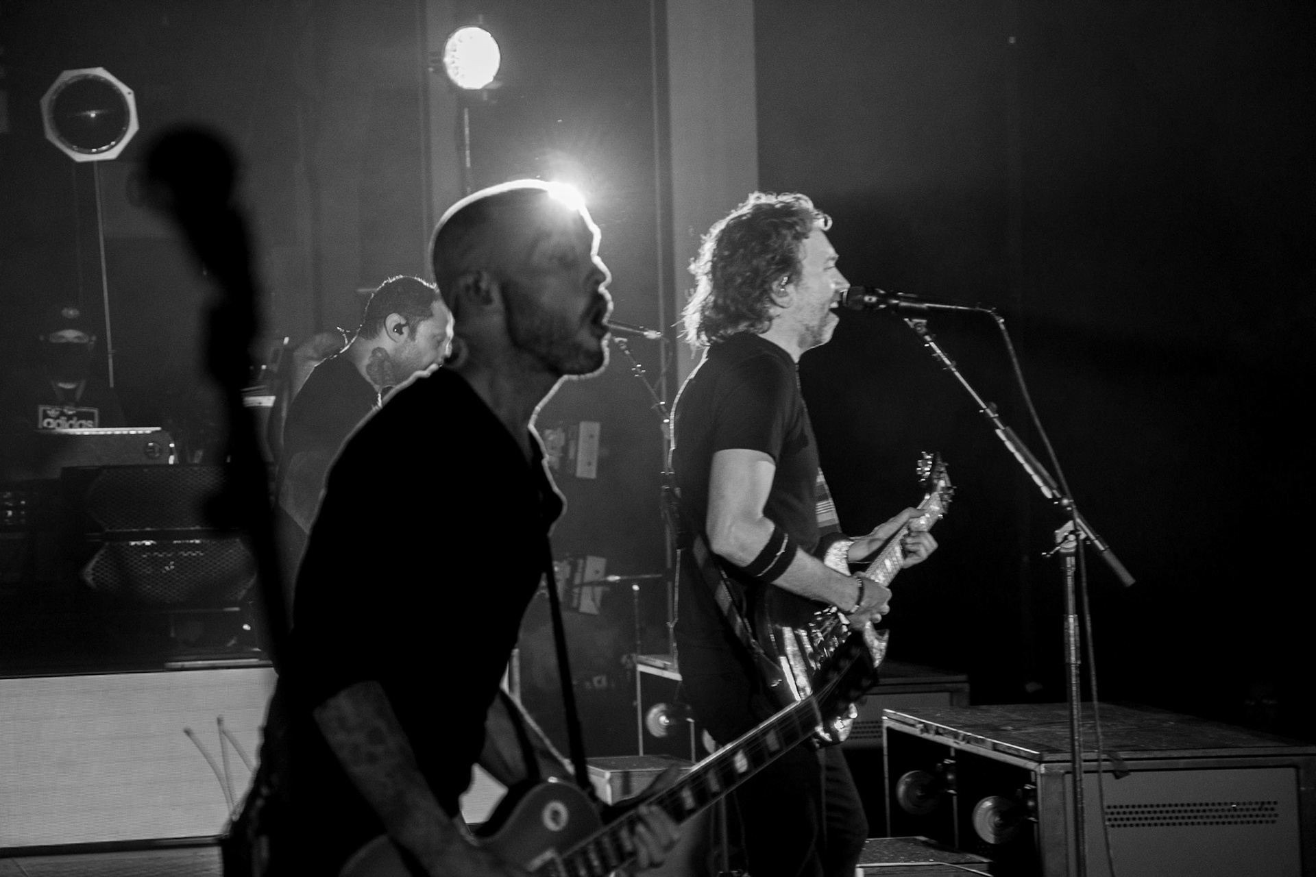 RISE AGAINST