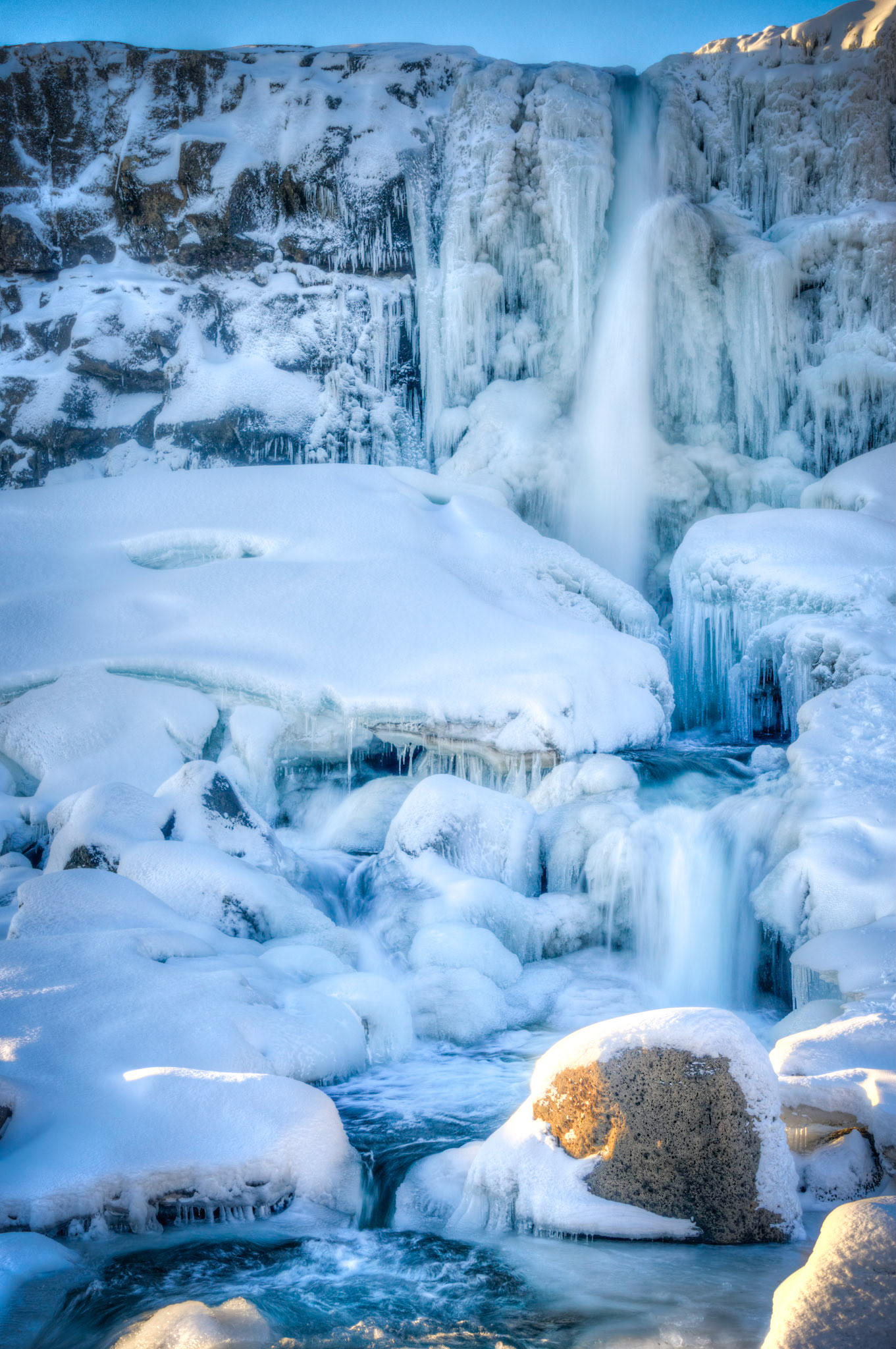 ö x a r á r f o s s  17695Þingvellir National ParkJanuary 30, 2016PENTAX K-3, Sigma 18-250mm f/3.5-6.3 DC OS HSMISO 100 37 mm  ¹⁄₁₀ sec at ƒ / 11