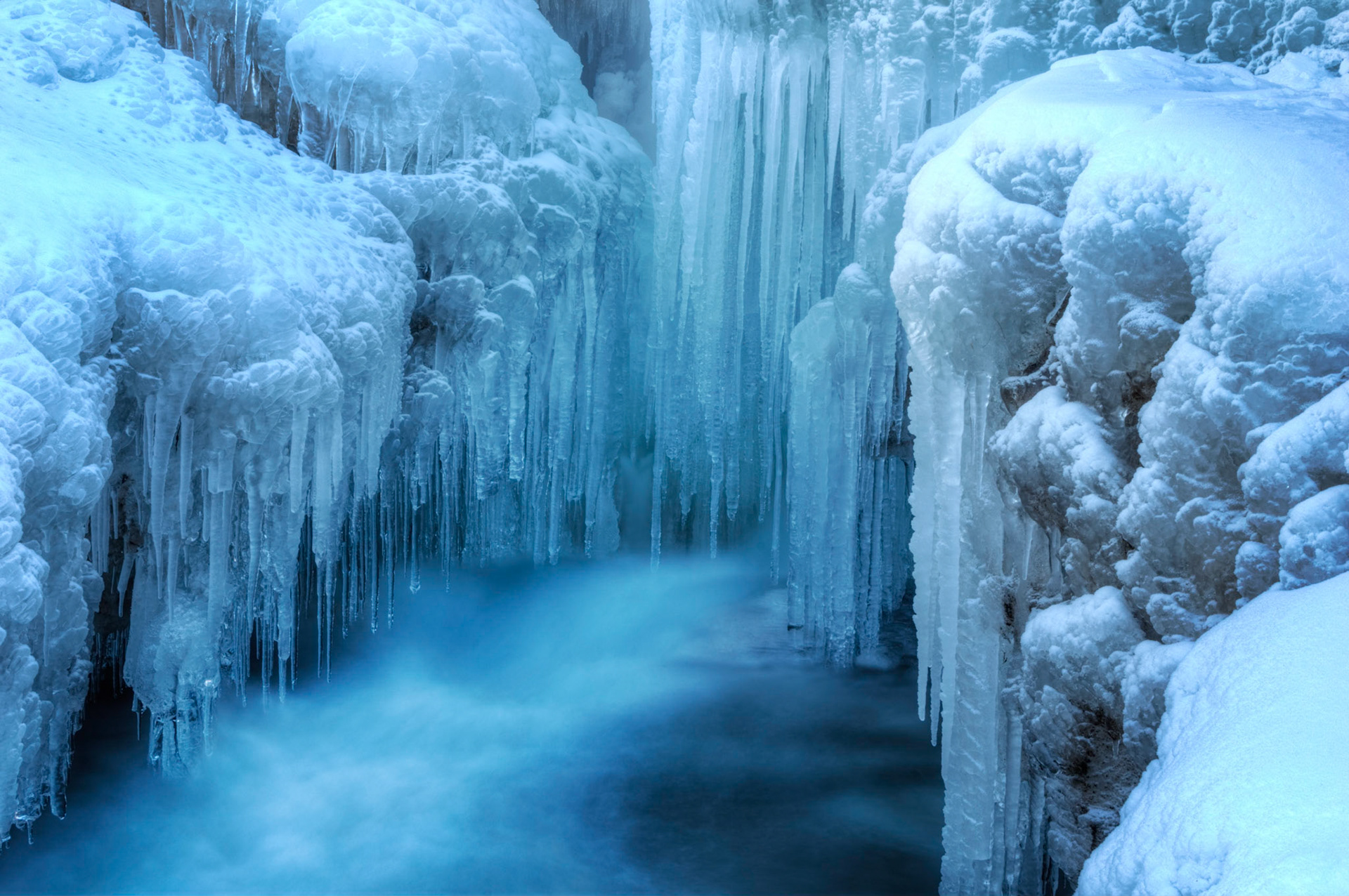 Detail of the Öxarárfoss waterfall.Þingvellir National ParkSuðerland, IcelandJanuary 30, 2016This is an HDR image consisting of 5 exposures merged in Photomatix Pro. Additional processing in Lightroom and Photoshop.PENTAX K-3, Sigma 18-250mm f/3.5-6.3 DC OS HSMISO 100 37 mm  0.8 sec at ƒ / 18