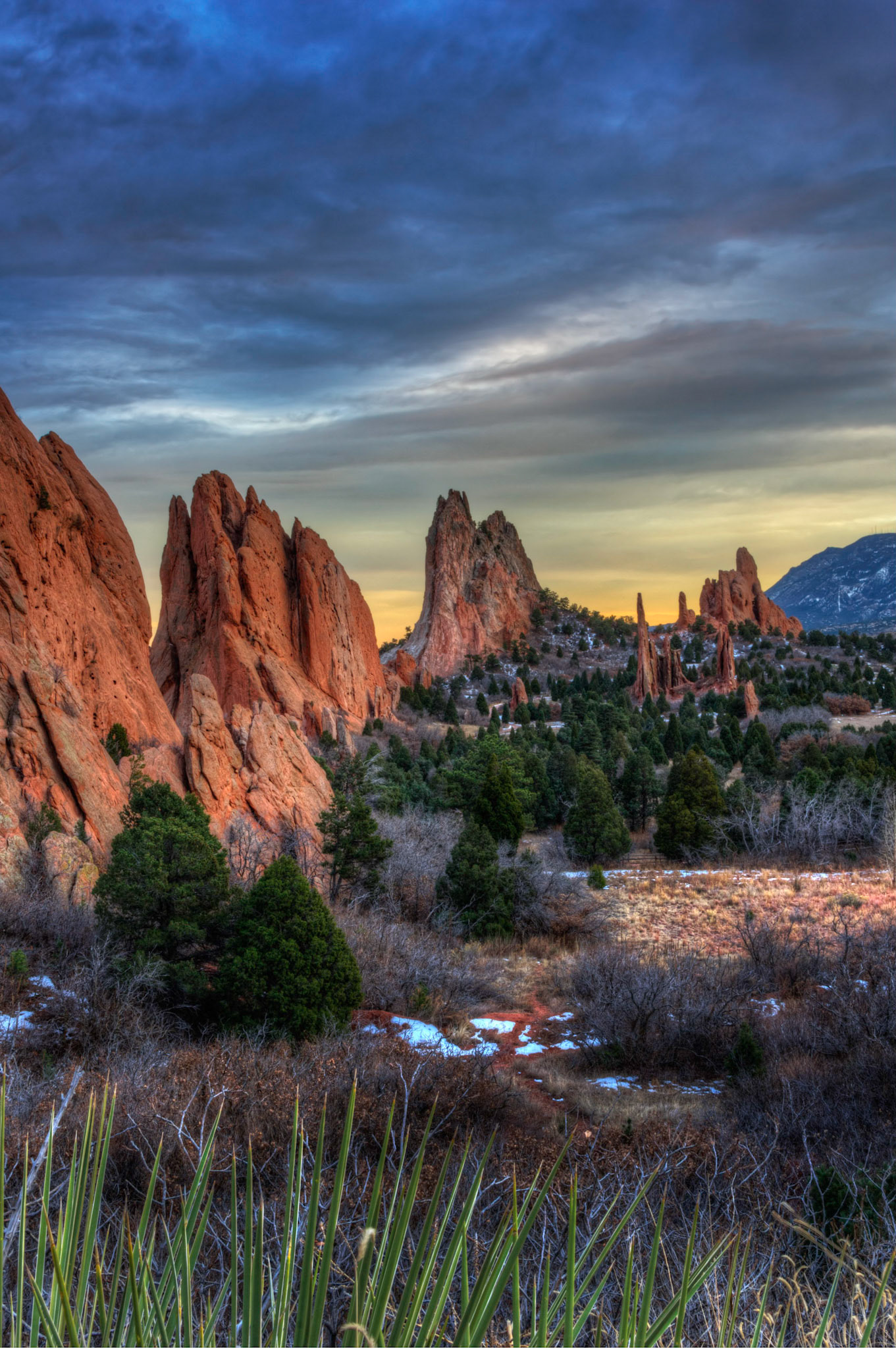 Around sunset at Garden of the Gods park.Colorado Springs, ColoradoDecember 7, 2015This is an HDR image consisting of 5 exposures merged in Photomatix Pro. Additional processing in Lightroom and Photoshop.PENTAX K-3, Sigma 18-250mm f/3.5-6.3 DC OS HSMISO 100 28 mm  0.8 sec at ƒ / 18