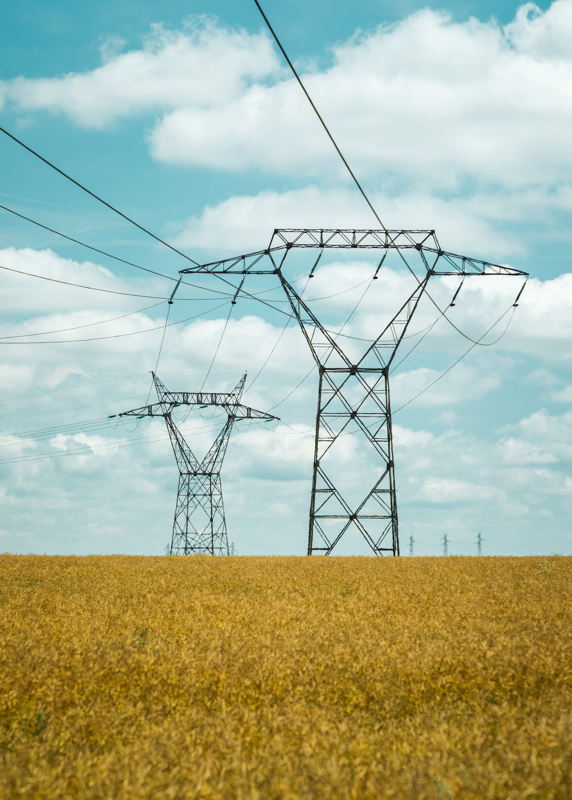 HAUTE TENSION, Val d'Oise • Ile-de-France
