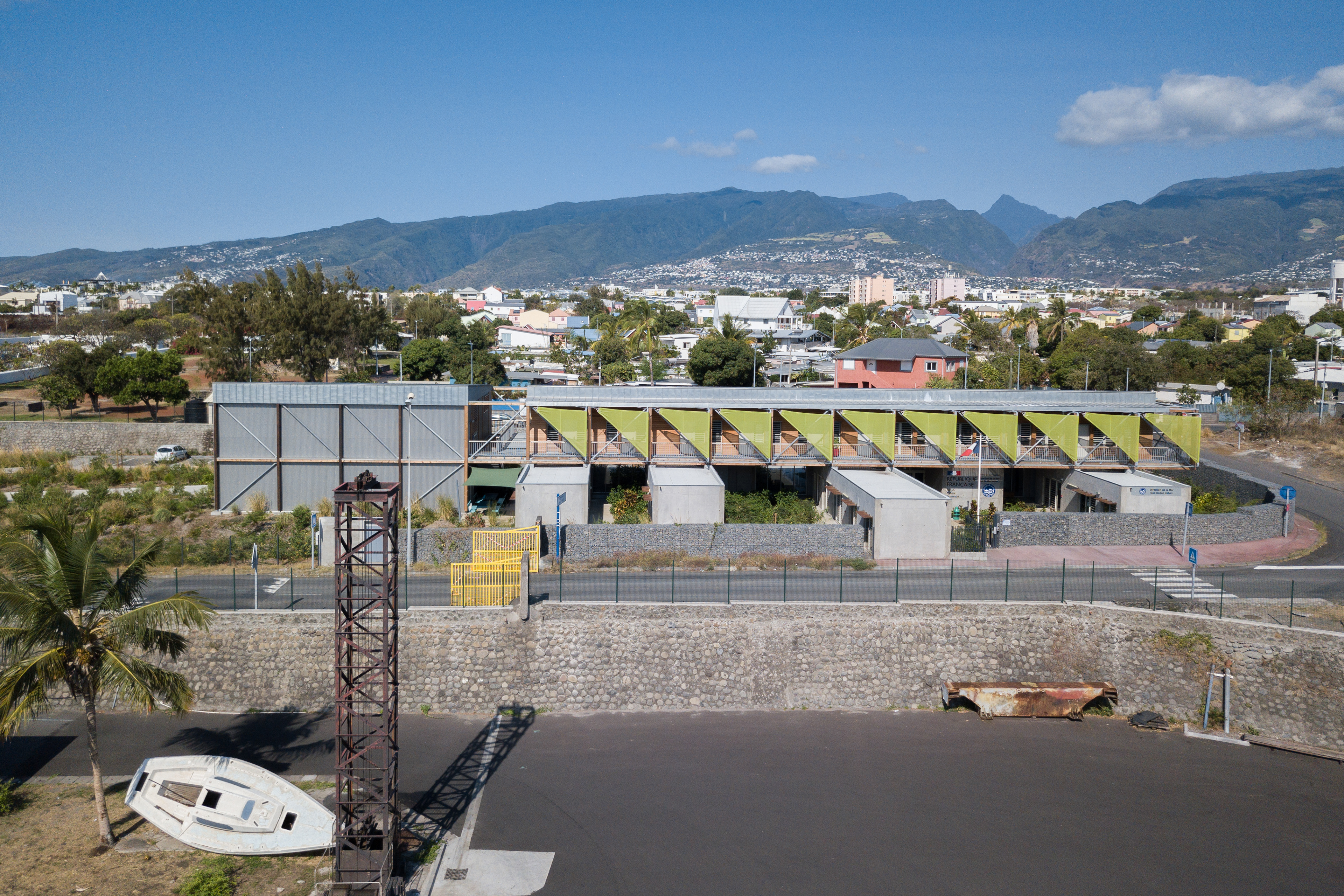 Photographie reportage architecture bioclimatique drone réunion dmsoi port