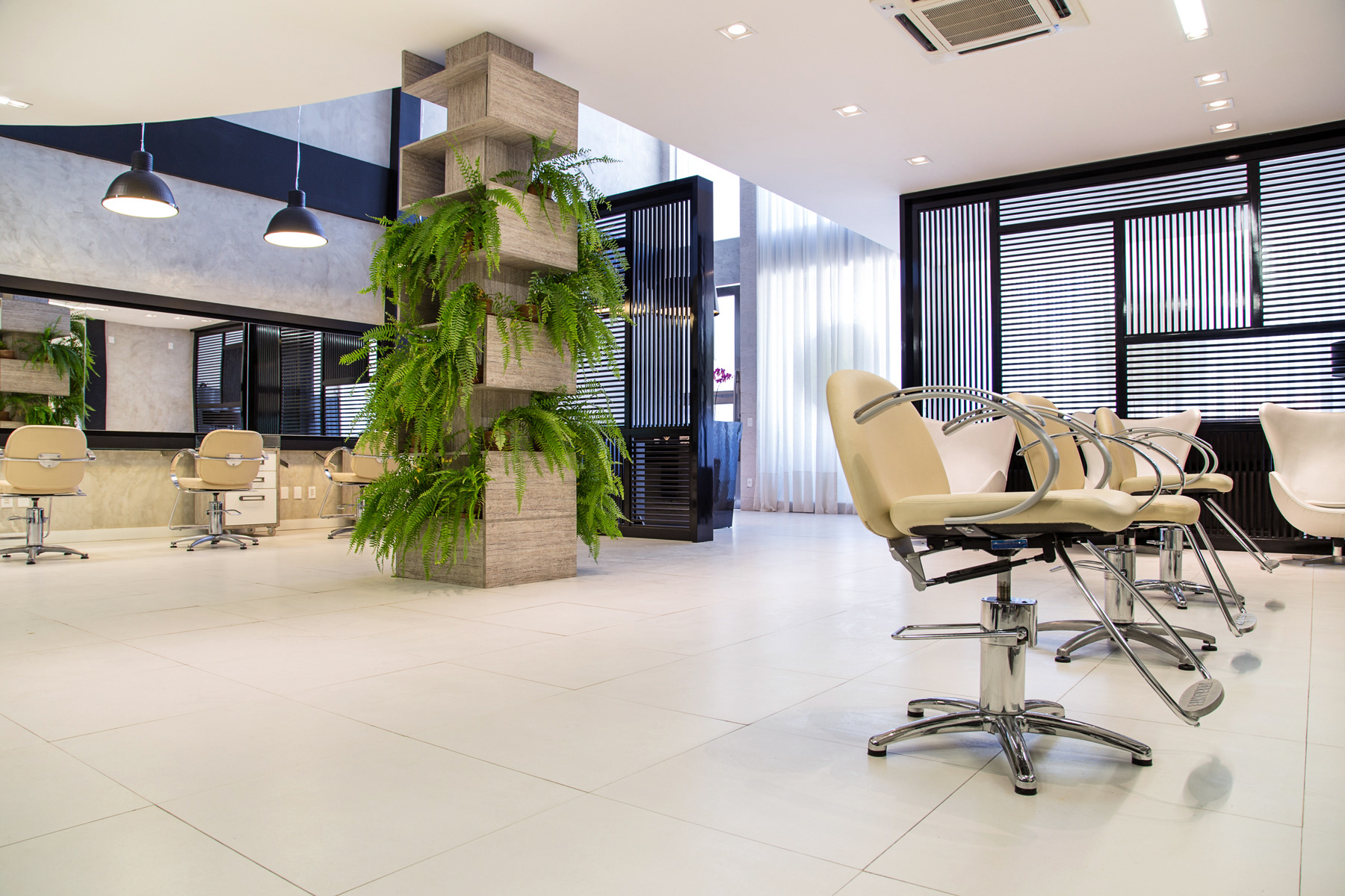 Agency: Fácil Comunicação / Client: Salão Estilo B