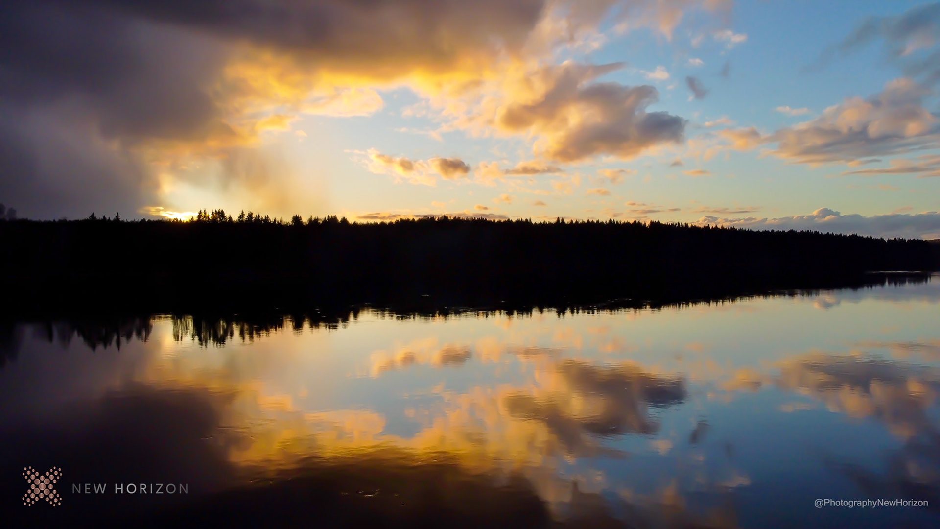 Dusk over the river | Sörberge, Sweden