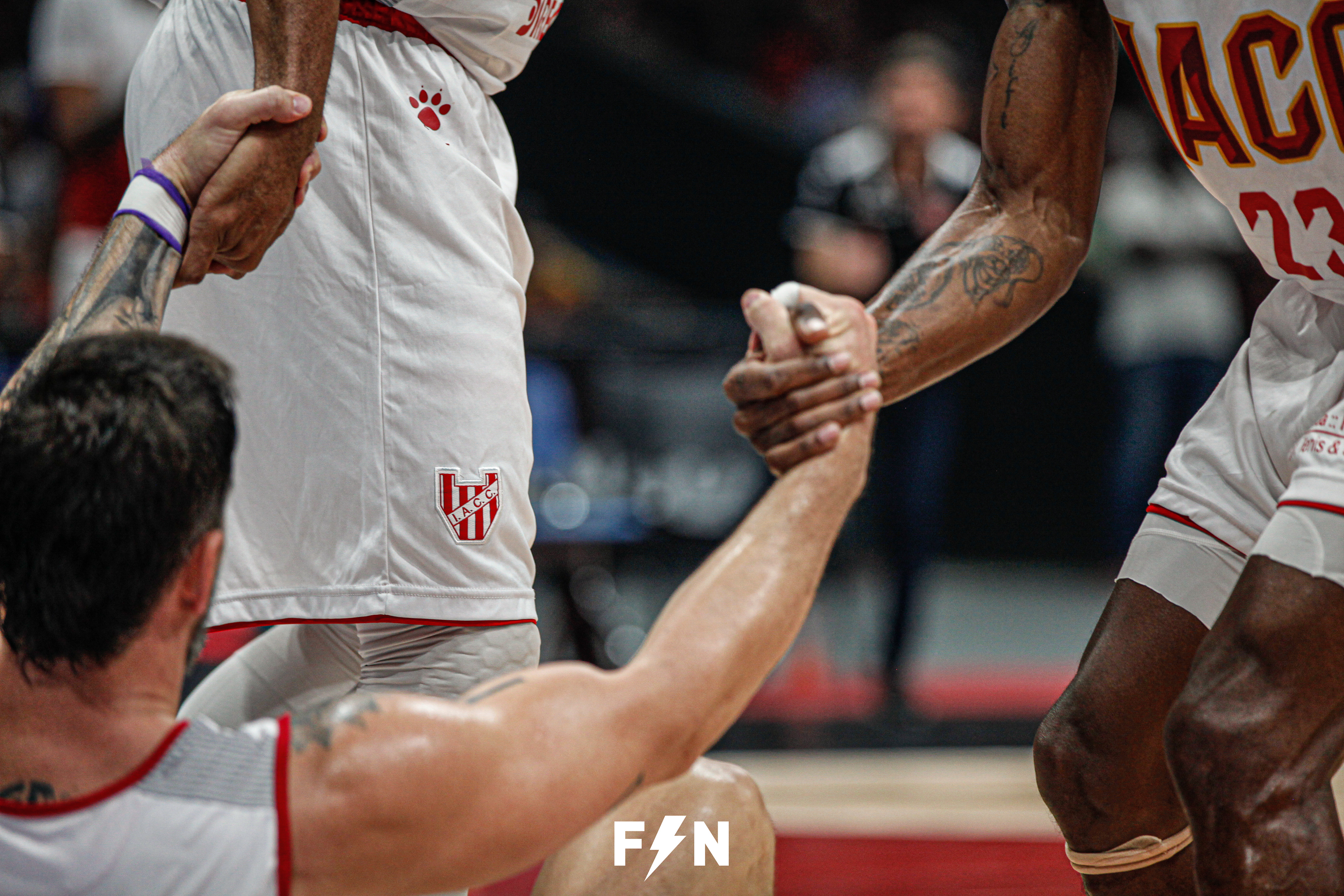 Lances da partida entre flamengo 66 x 64 instituto córdoba