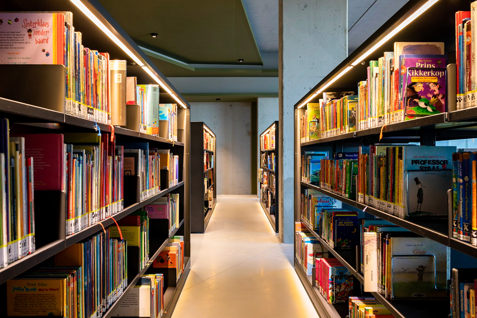 Interieur opening bibliotheek