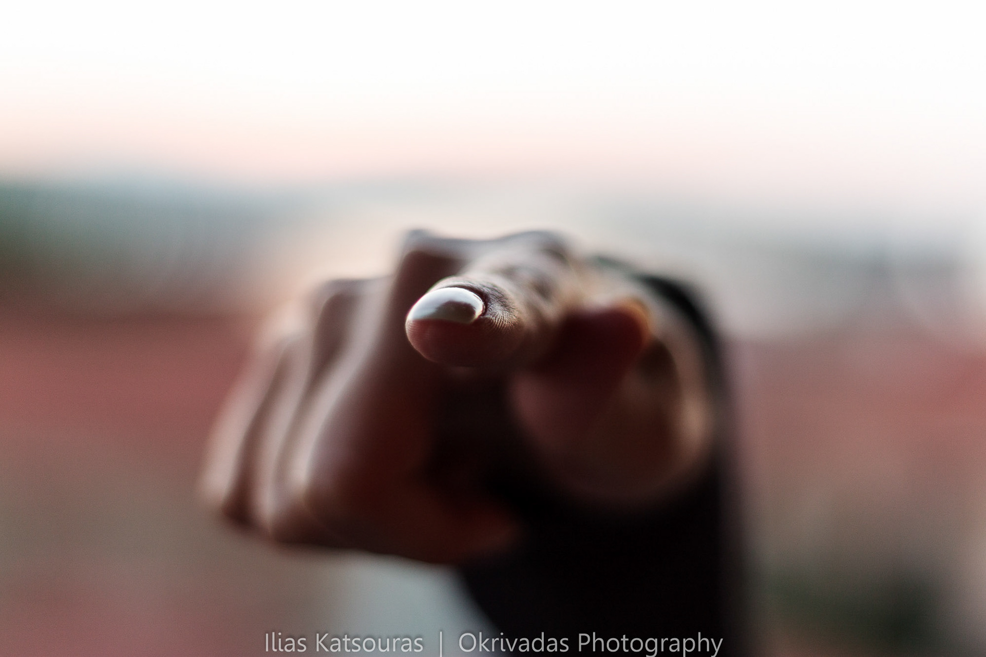 hand,finger,point,you,χέρι,δάχτυλο,δείχνω,εσένα,εσύ,εγώ