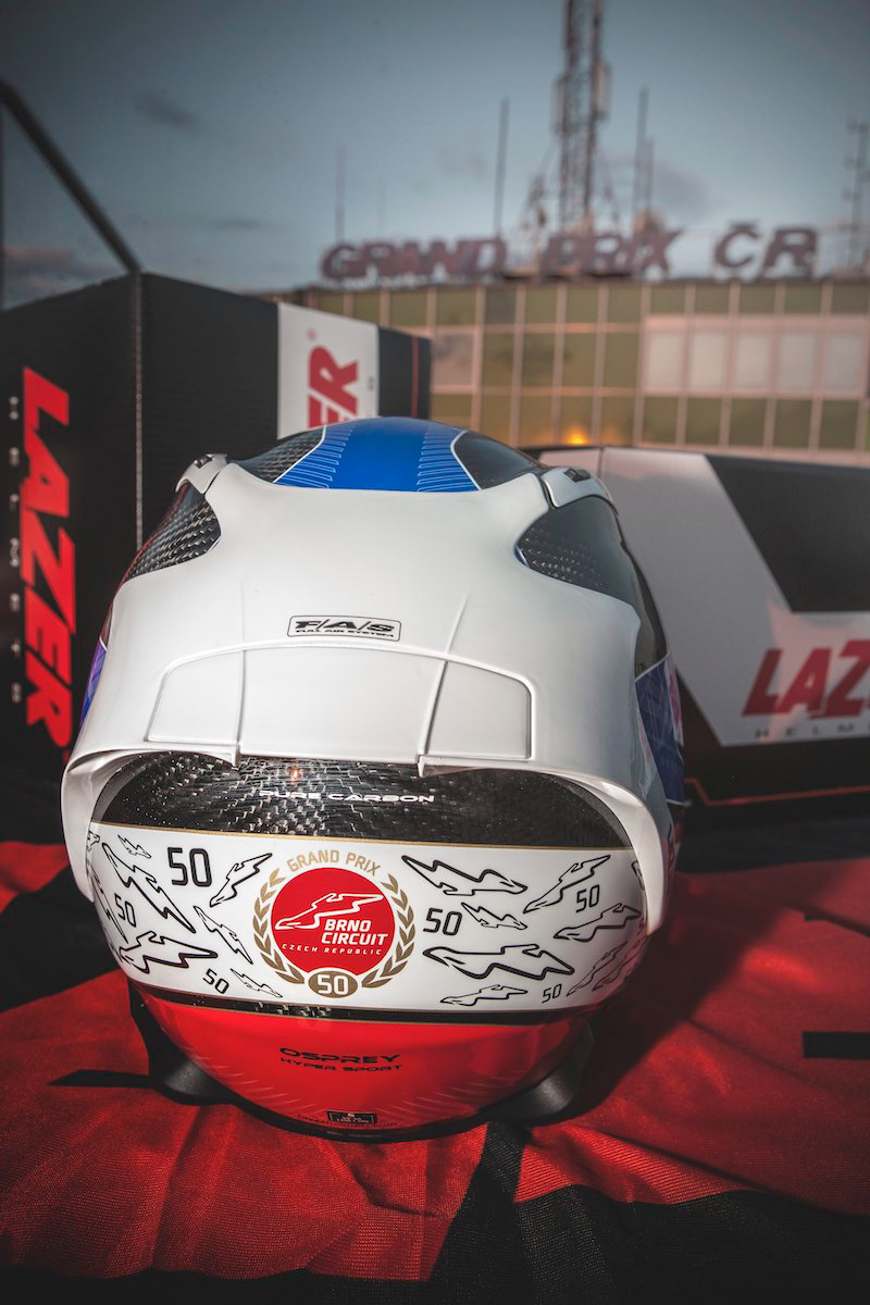 Design limitovaných helem Lazer pro 50. výročí Grand Prix