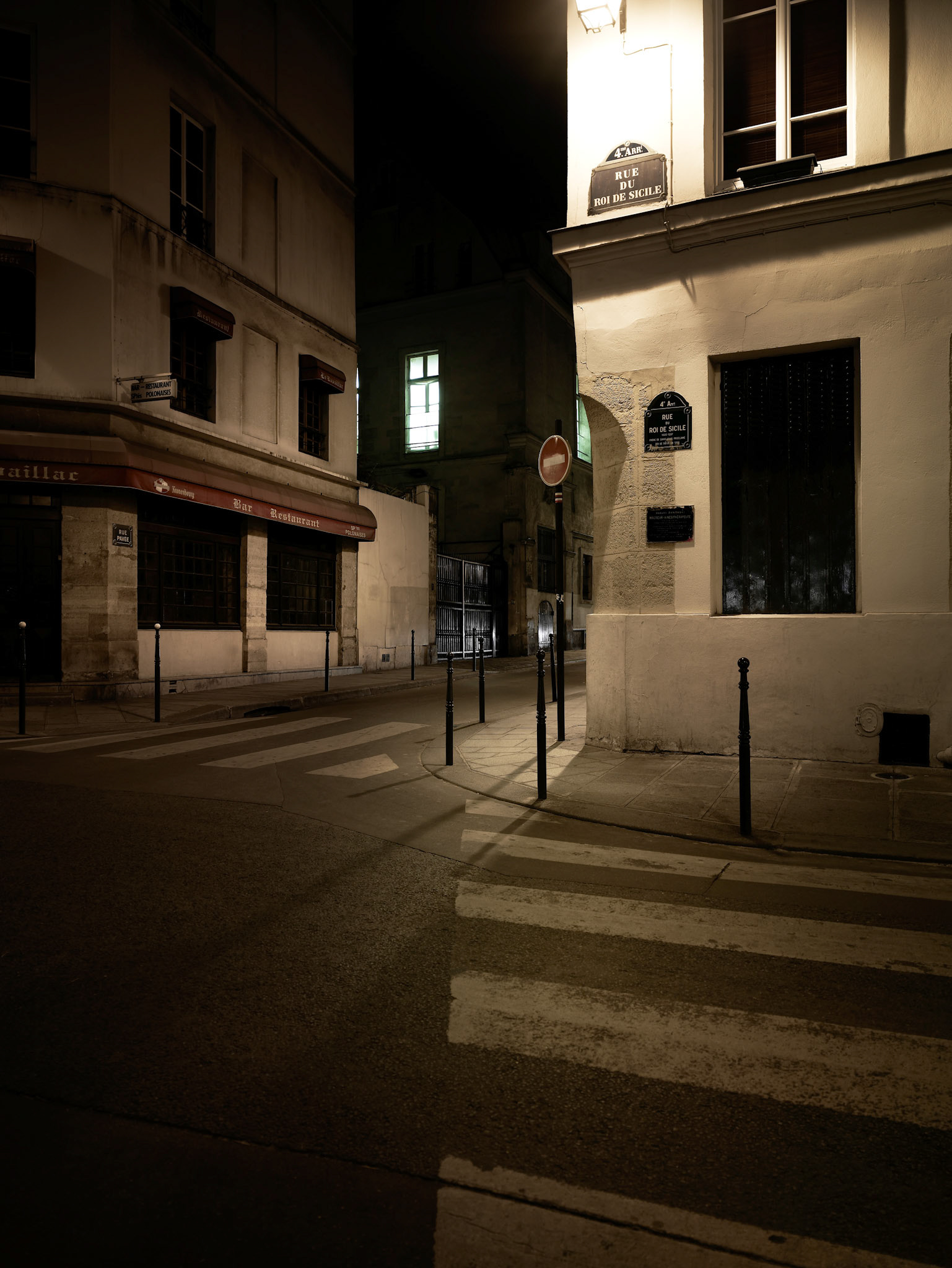 Style: "nuit paris"