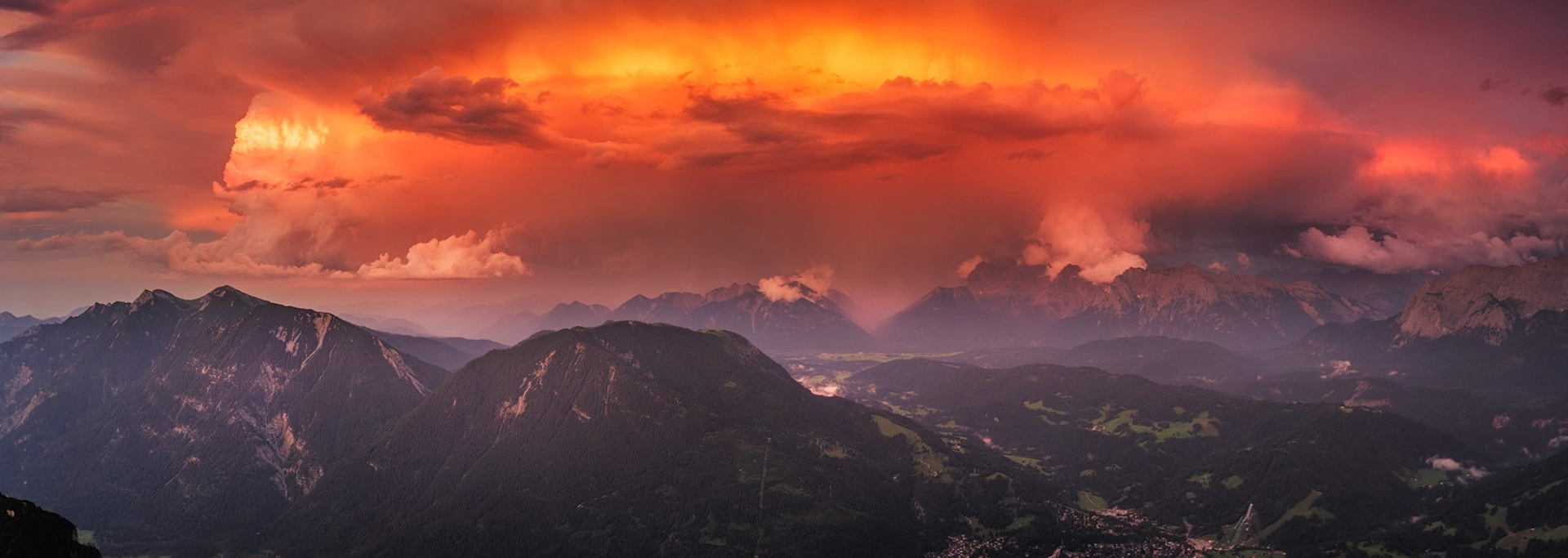 Thunderstrom and Sunset, a breathtaking moment