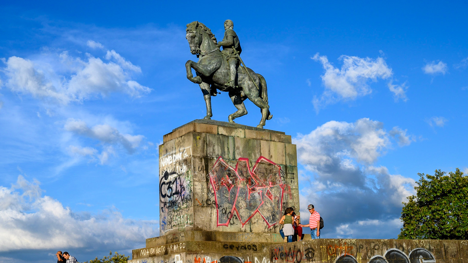 Point de vue - El Moro de Tulcan. statue équestre de Sebastián de Belalcázar, un monument érigé en 1937 en l'honneur du fondateur de la ville.