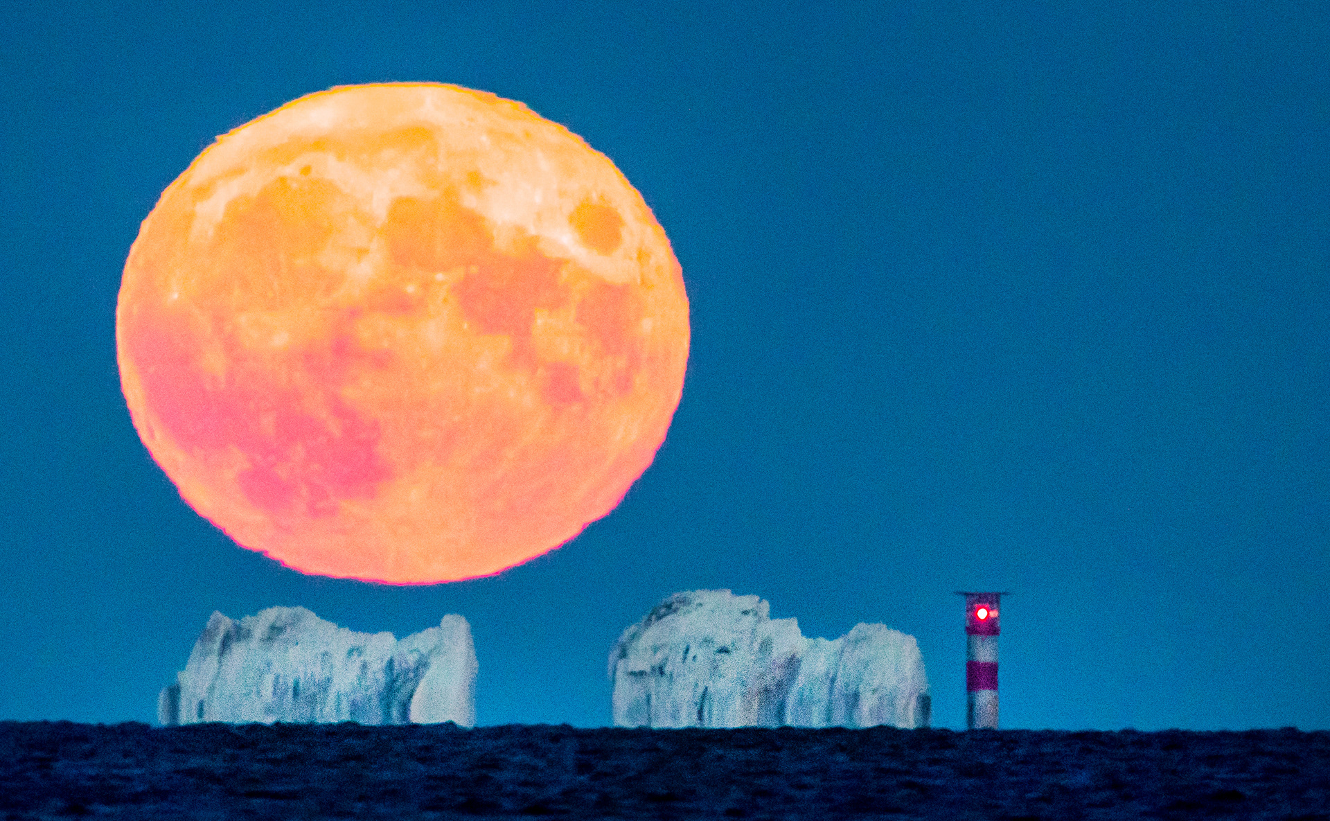 News photography by Hampshire photographer Stuart Martin