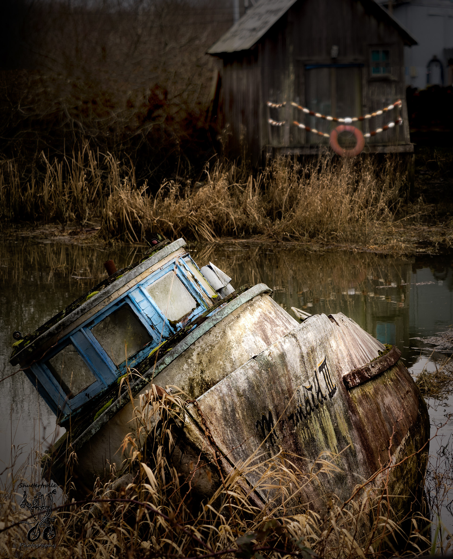 Sinking boat