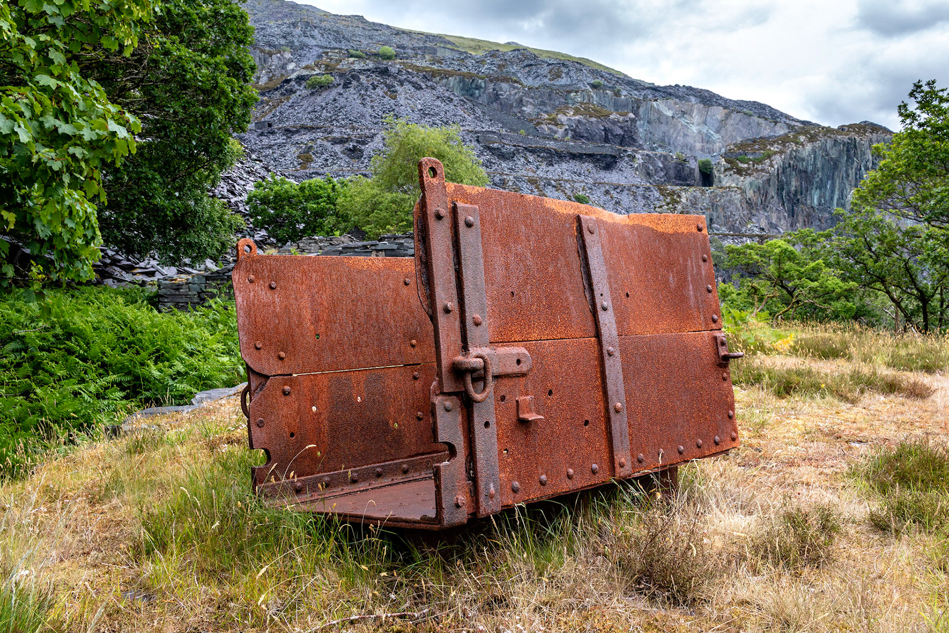 Rusty slate waggon