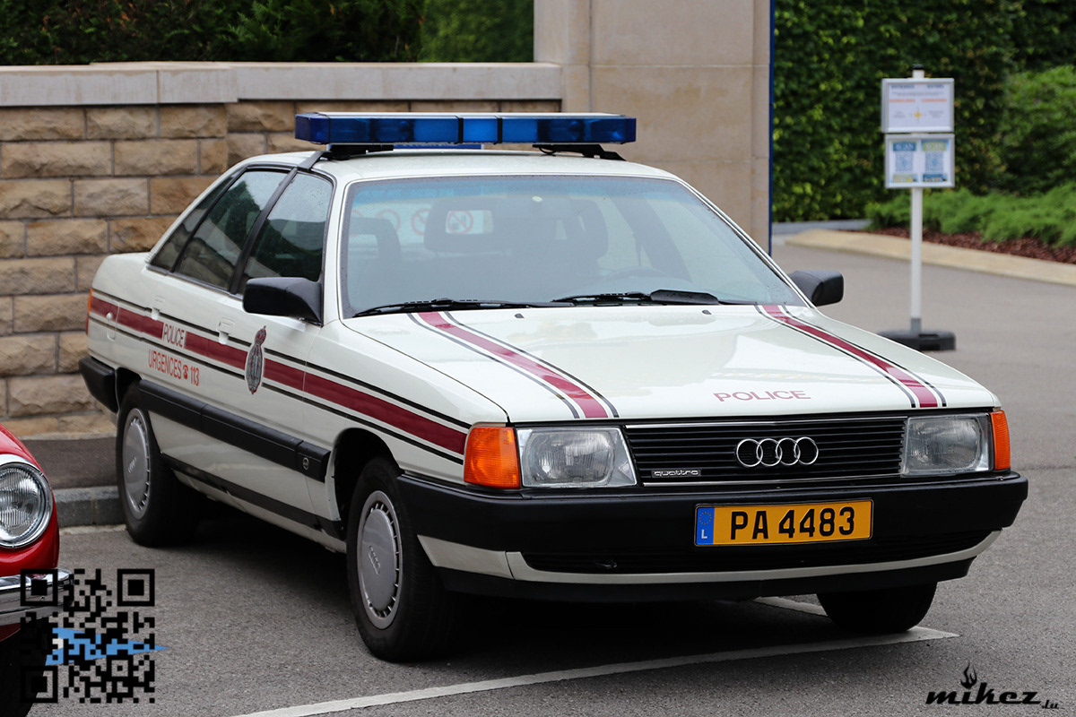 Audi 100 Police