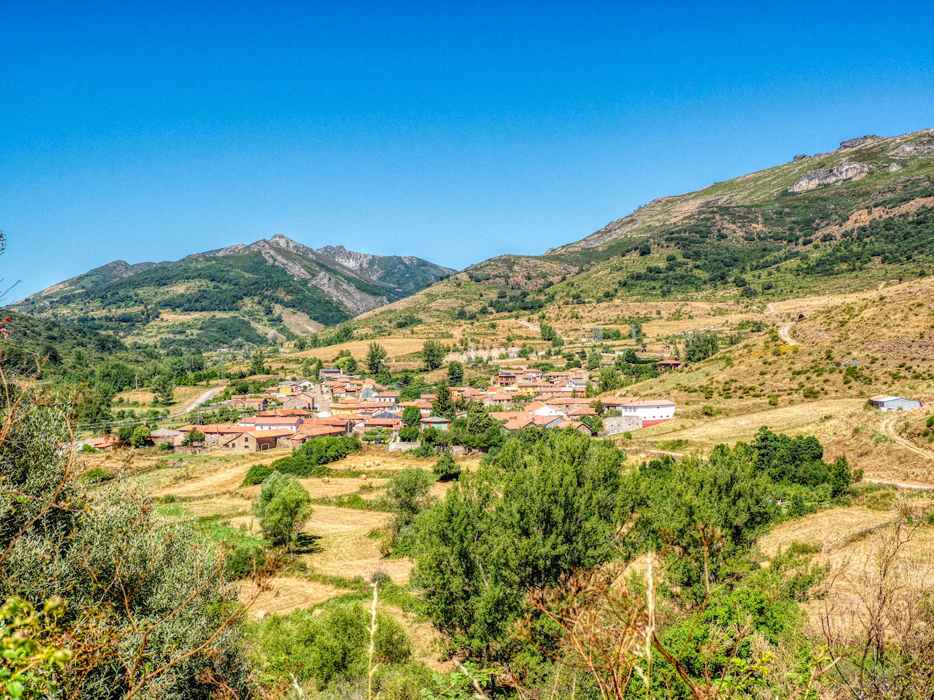 Buiza from a distance