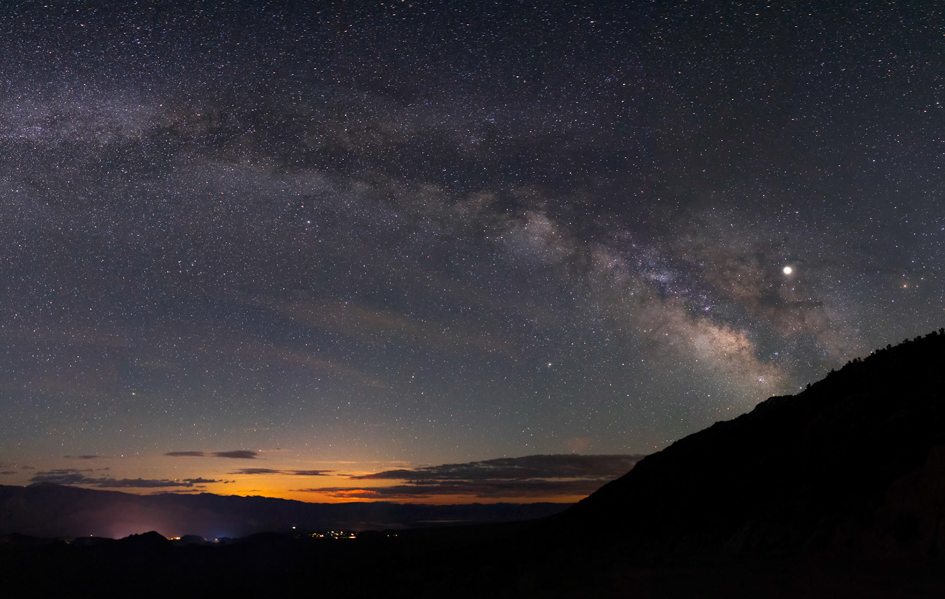 The red glow at the horizon was the light of moon which was about to rise. 15 image panorama. [10,000x6200]
