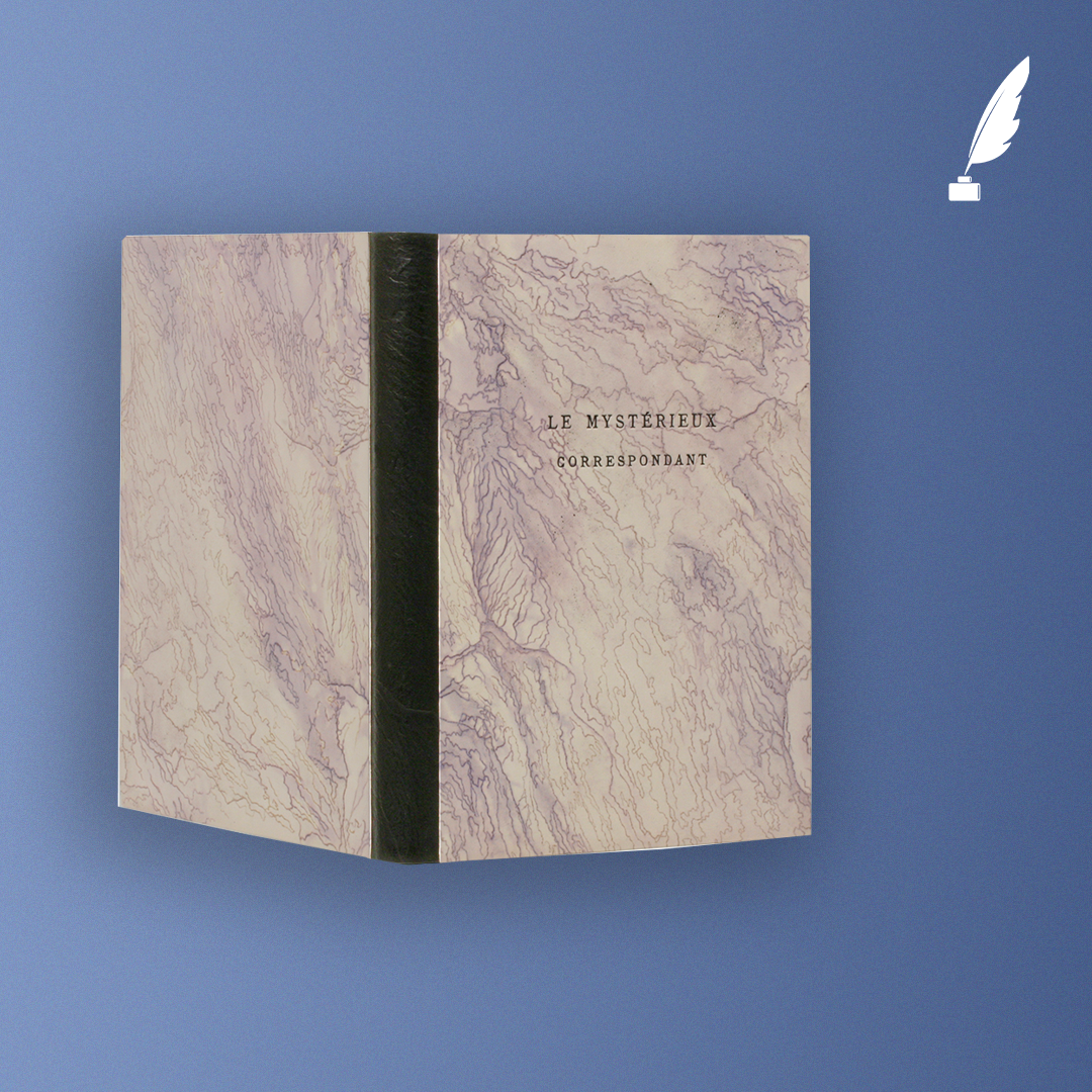 Le mystérieux correspondant et autres nouvelles inédites, Marcel Proust, Fallois, 2019. Exemplaire n° 1. Parmi les cent-quinze exemplaires du tirage de tête de l'édition originale, cent ont été tirés sur Vélin Rivoli Blanc numérotés de 1 à 100. Exemplaire relié par Nobuko Kiyomiya : Reliure semi-souple. Dos en veau noir gaufré et brulé sur les relief. Deux plats sont en veau blanc aussi entièrement gaufrés, brûlés et peints en tons rose-mauve. Doublures et gardes en papier Japon marron doré. Le titre est placé sur le premier plat à l'oser gris-anthracite fait par Carole Laporte. Chemise et étui assortis. © Hôtel Littéraire Le Swann