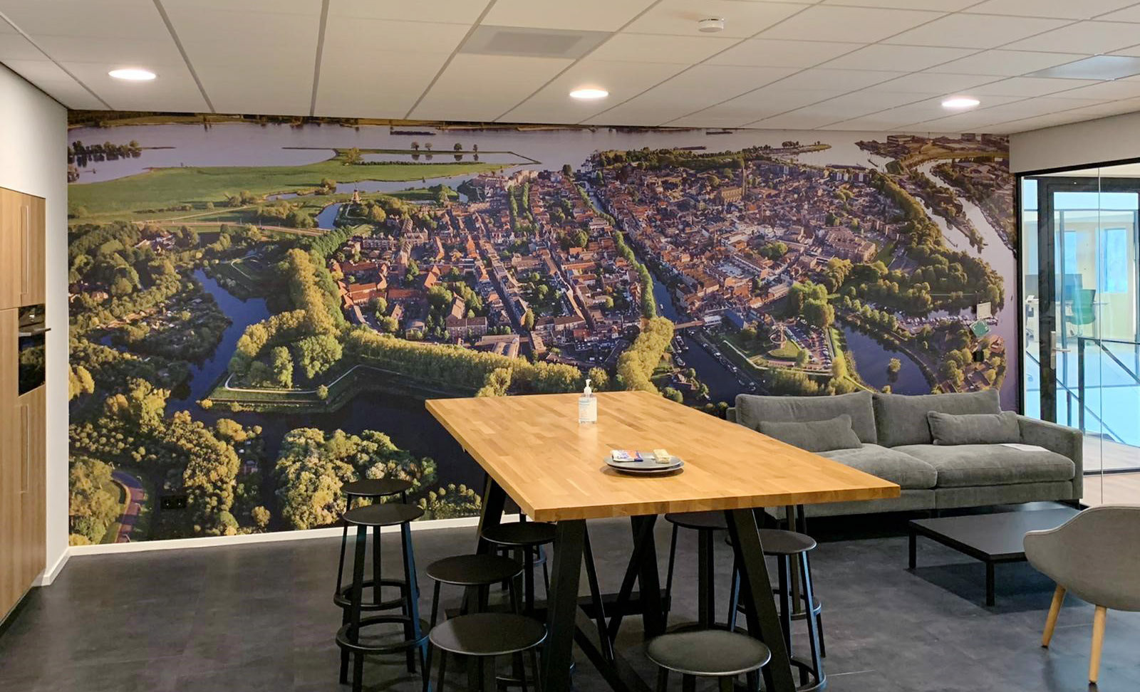 Ilona, bedankt voor je foto, de wand is groots!