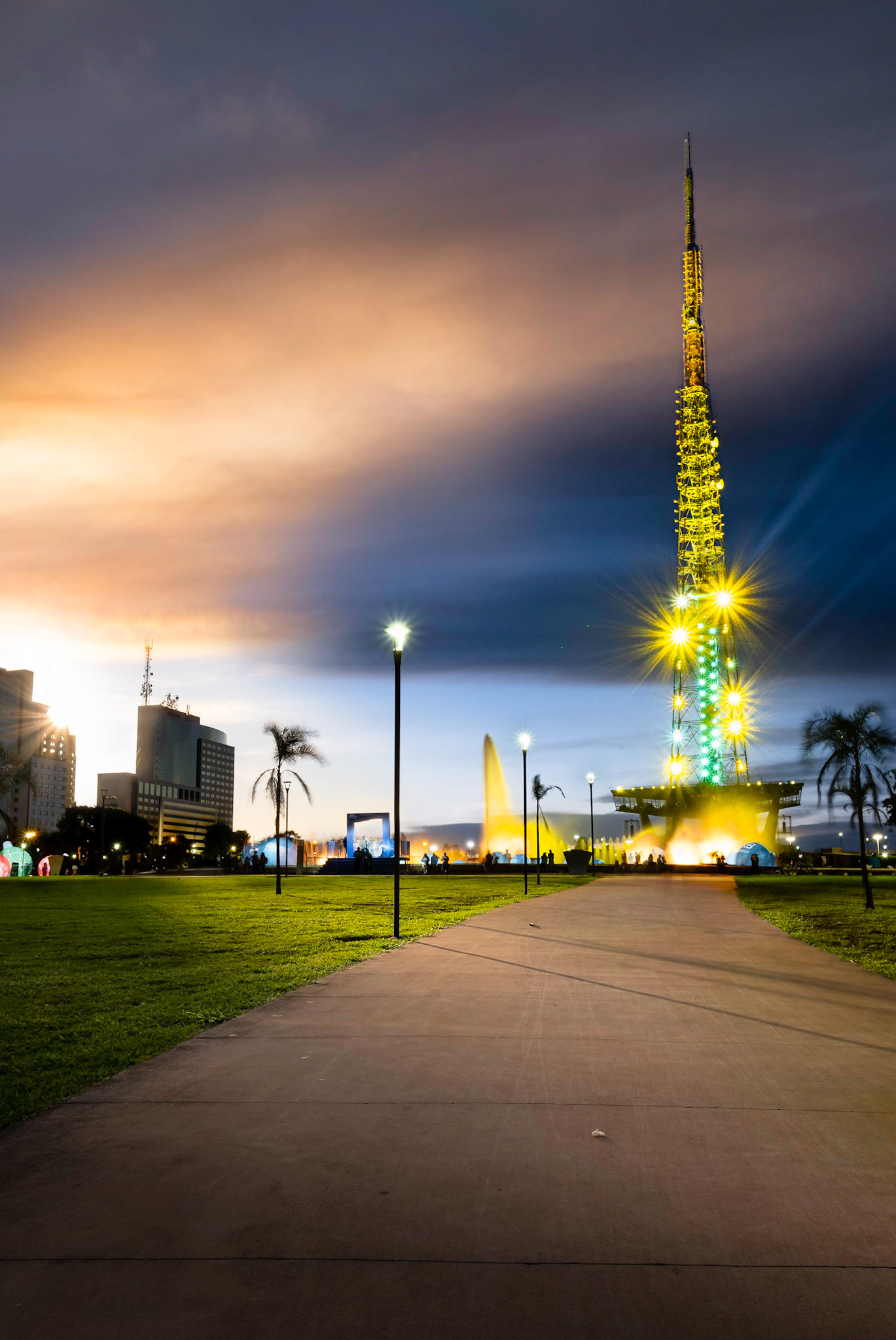 Dia e Noite - Torre de TV