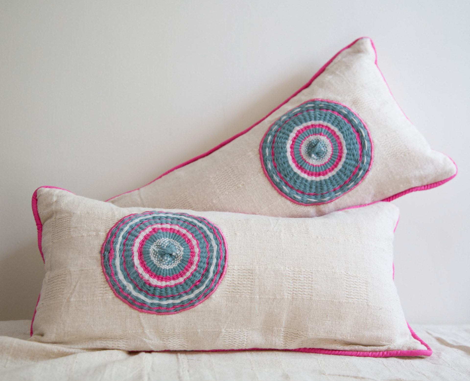 Circular loom weaving, cushion