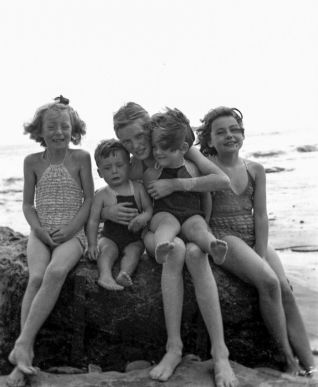 "Summer 1949 Laurene 3 Stuart 1 Elizabeth Jeffreys, Marueen Pills, Ann Punchard"