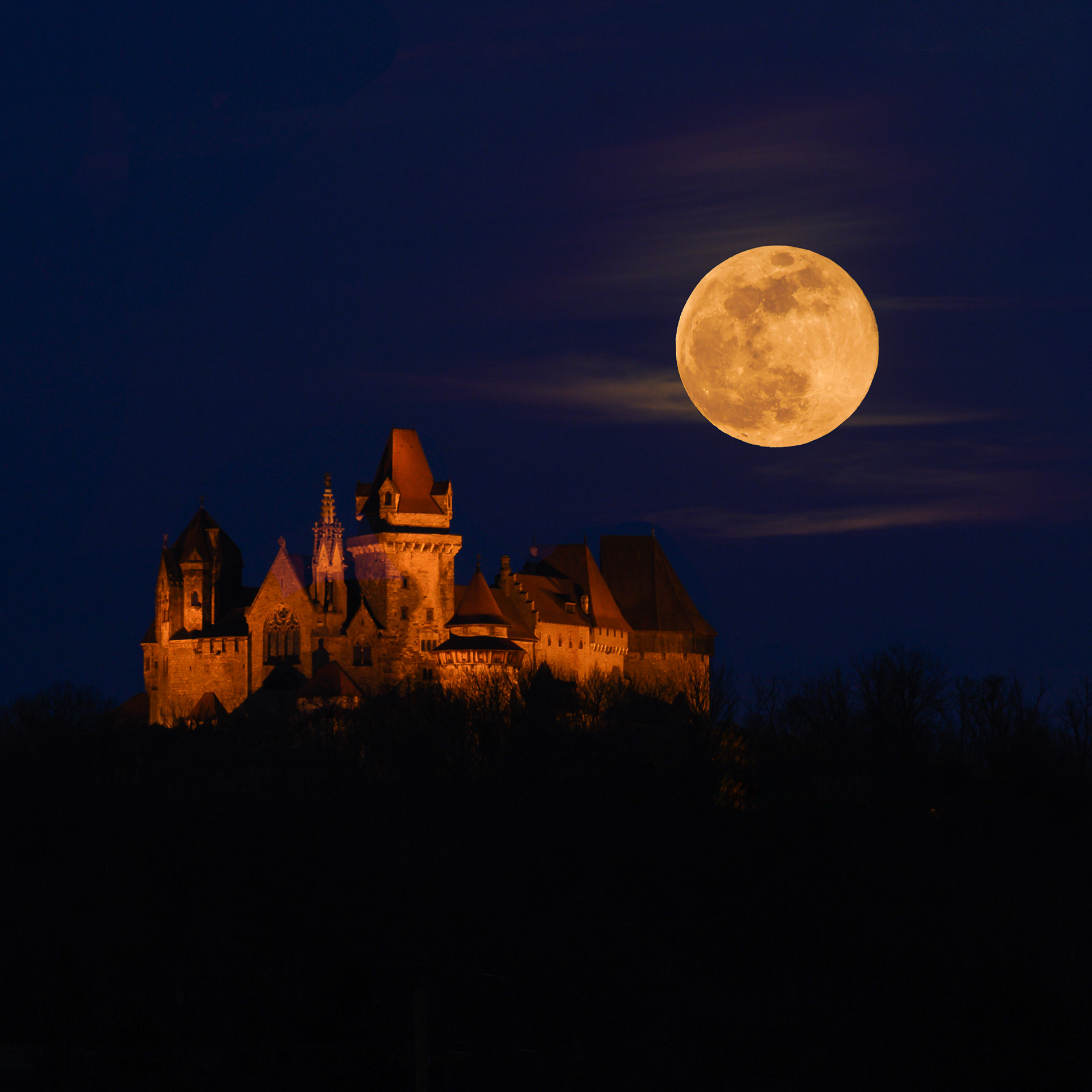 Super Moon over Kreuzenstein